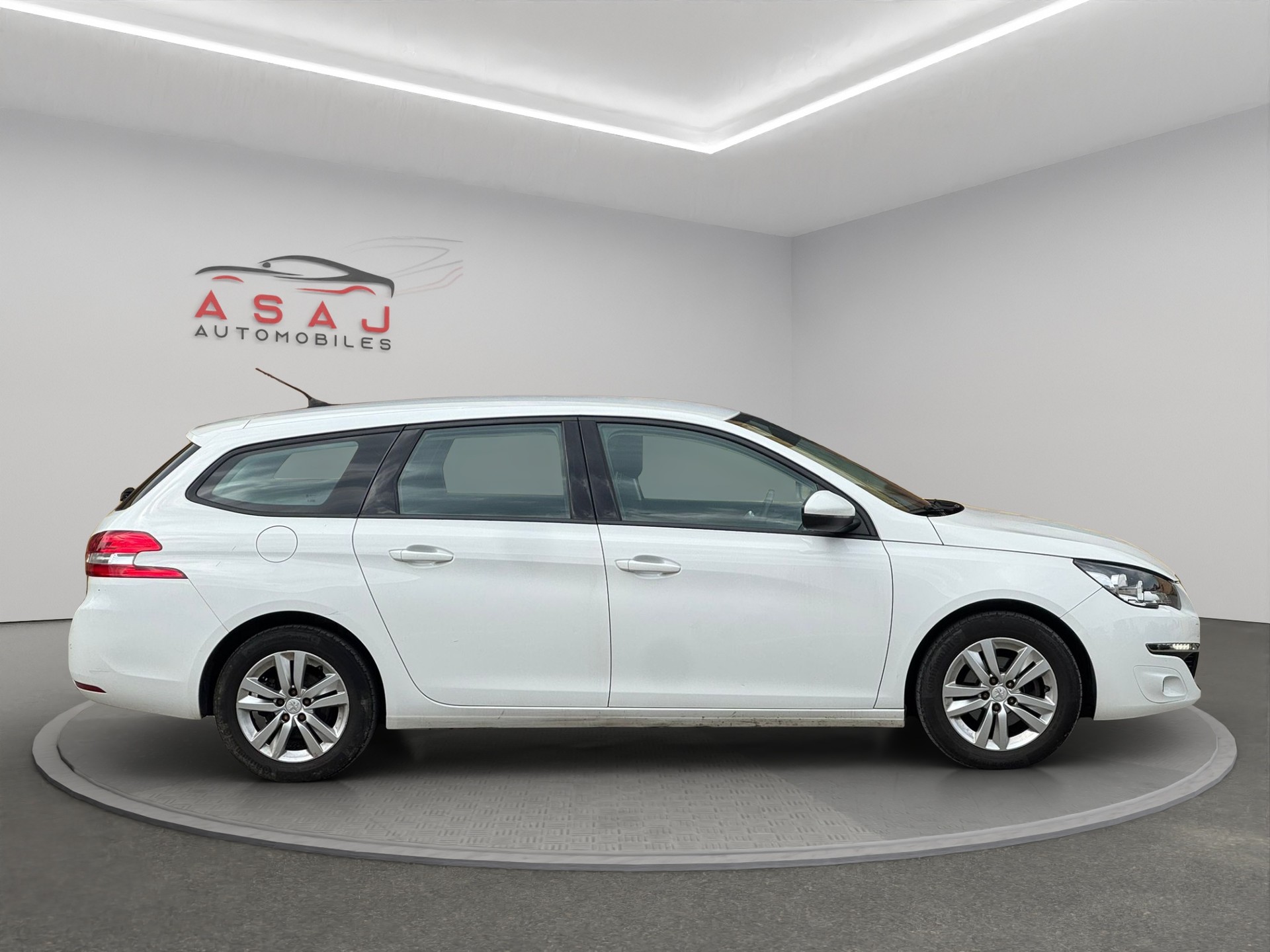 PEUGEOT 308 SW 1.2 THP Style-image-3