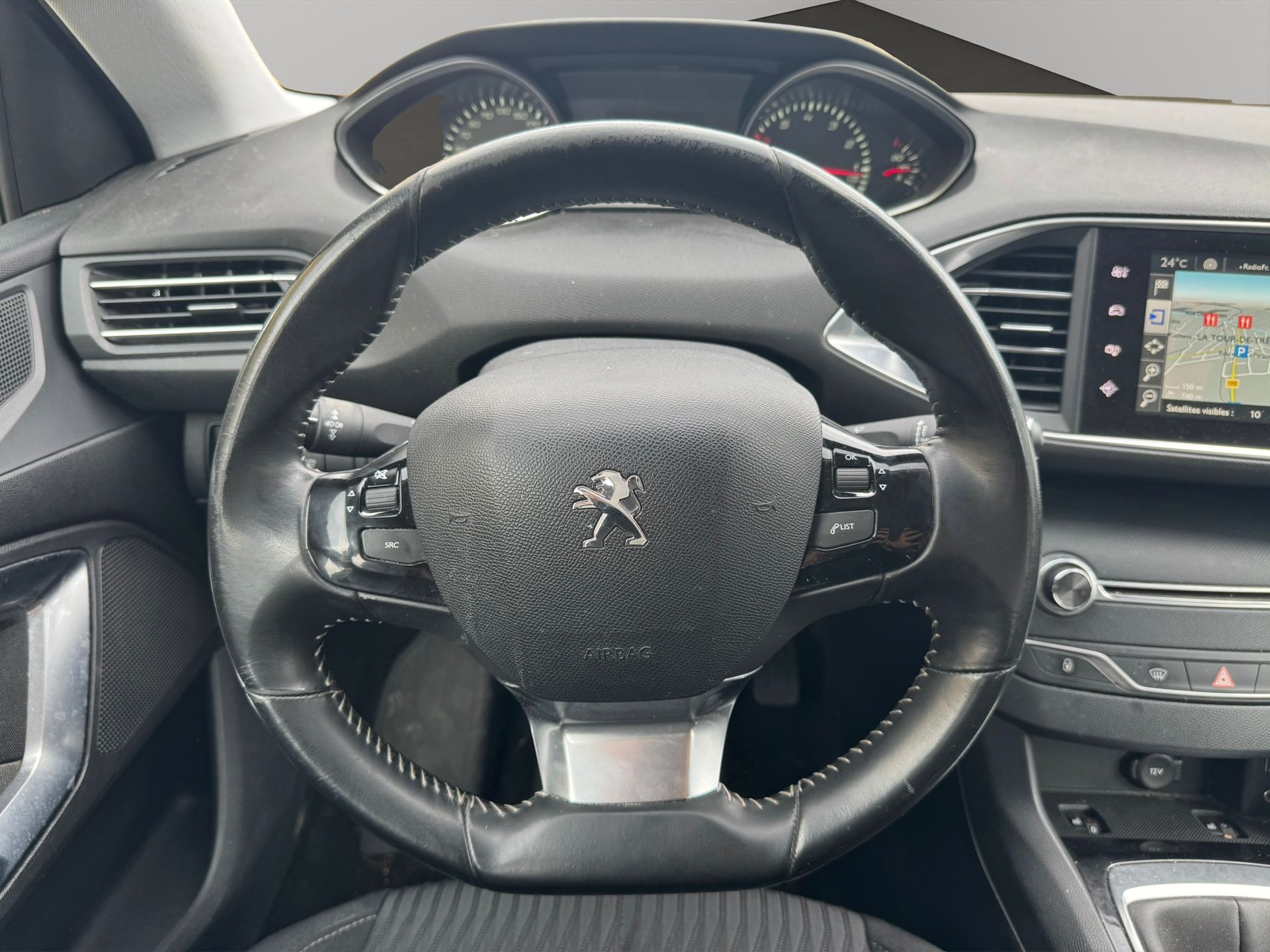 PEUGEOT 308 SW 1.2 THP Style-image-9
