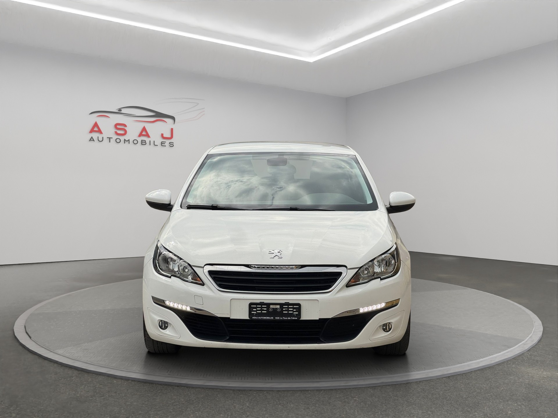 PEUGEOT 308 SW 1.2 THP Style-image-1