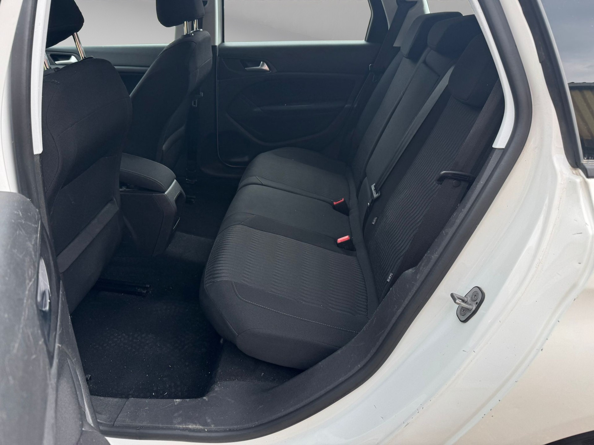 PEUGEOT 308 SW 1.2 THP Style-image-14