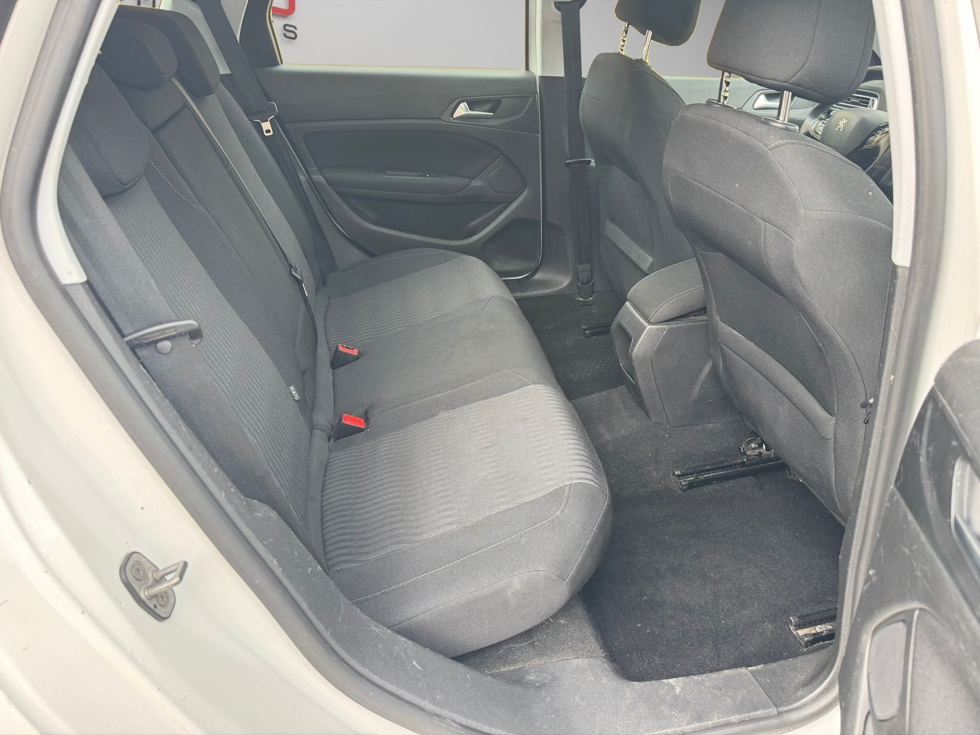 PEUGEOT 308 SW 1.2 THP Style-image-13