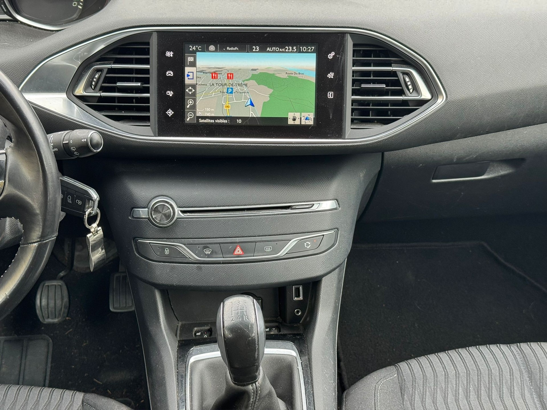 PEUGEOT 308 SW 1.2 THP Style-image-8