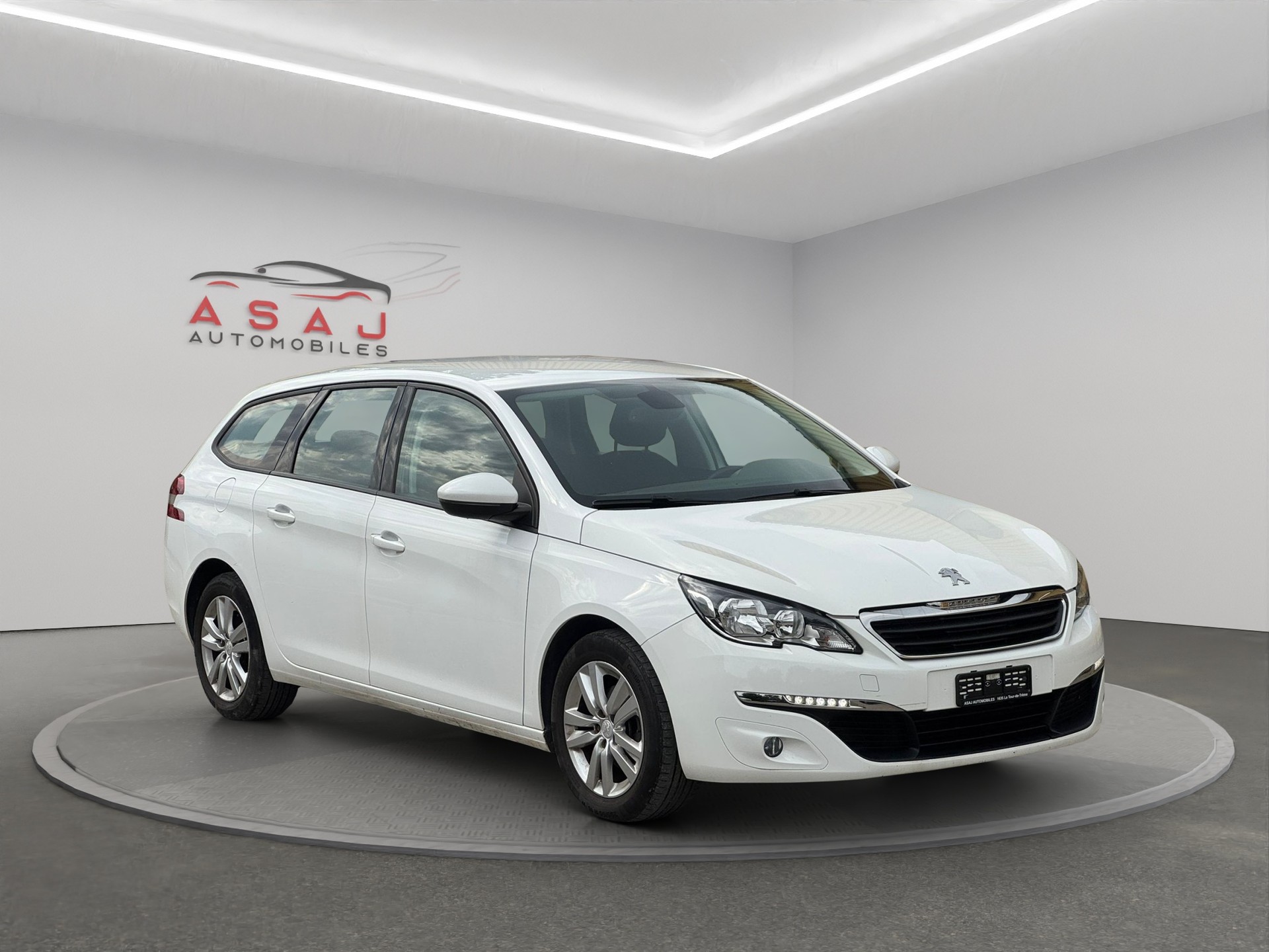 PEUGEOT 308 SW 1.2 THP Style-image-2