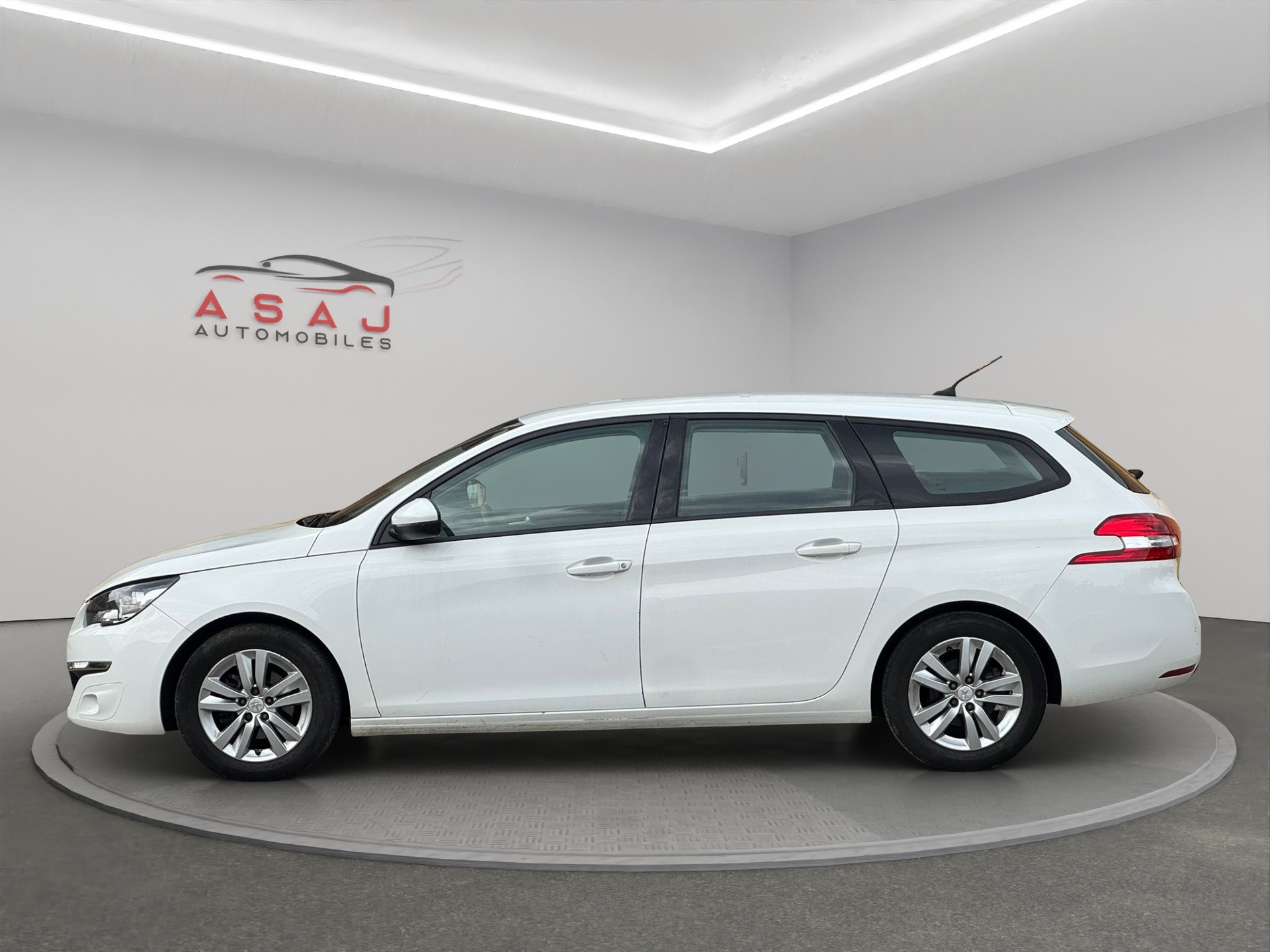 PEUGEOT 308 SW 1.2 THP Style-image-6