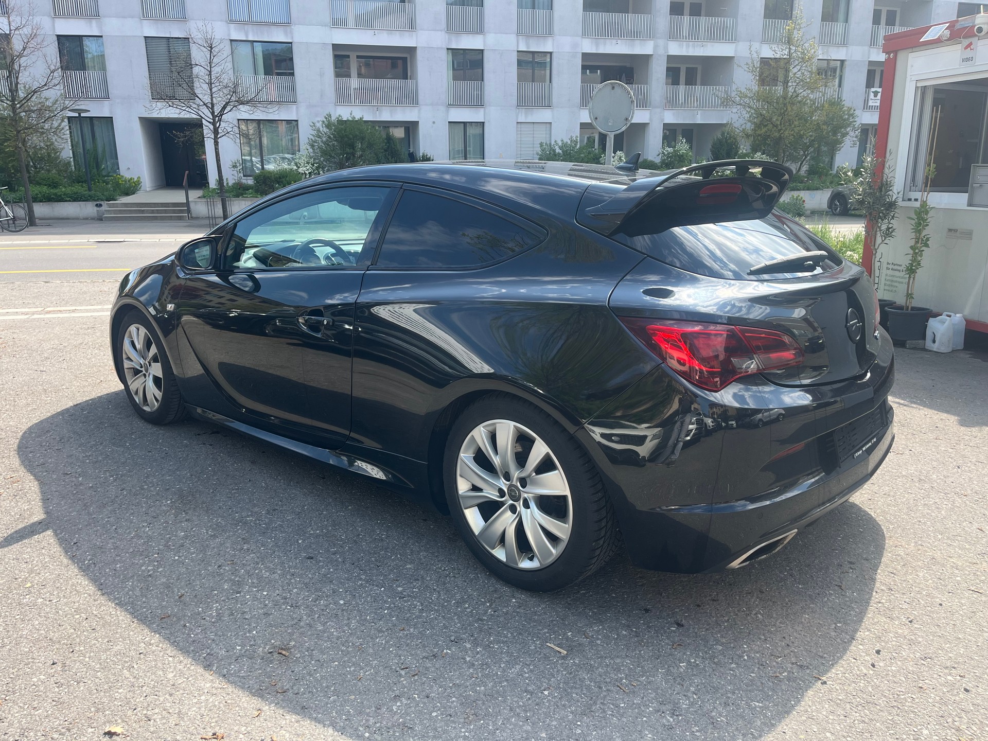 OPEL Astra GTC 2.0i 16V Turbo OPC-image-2
