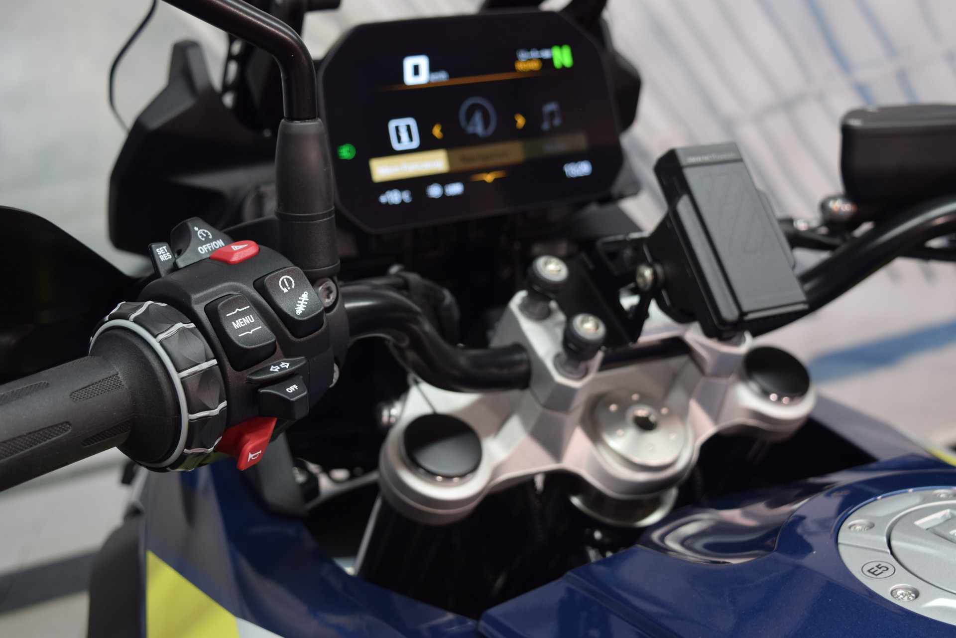 BMW F 800 GS Sport Vollausstattung inkl. 5 Jahre Garantie-image-6