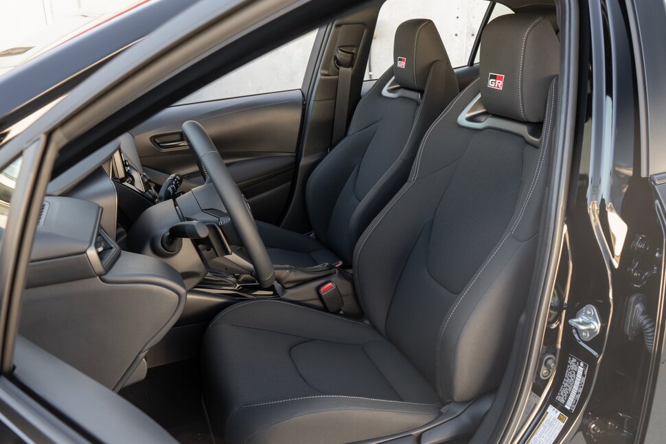 TOYOTA GR Corolla 1.6T AWD Premium Edition-image-4