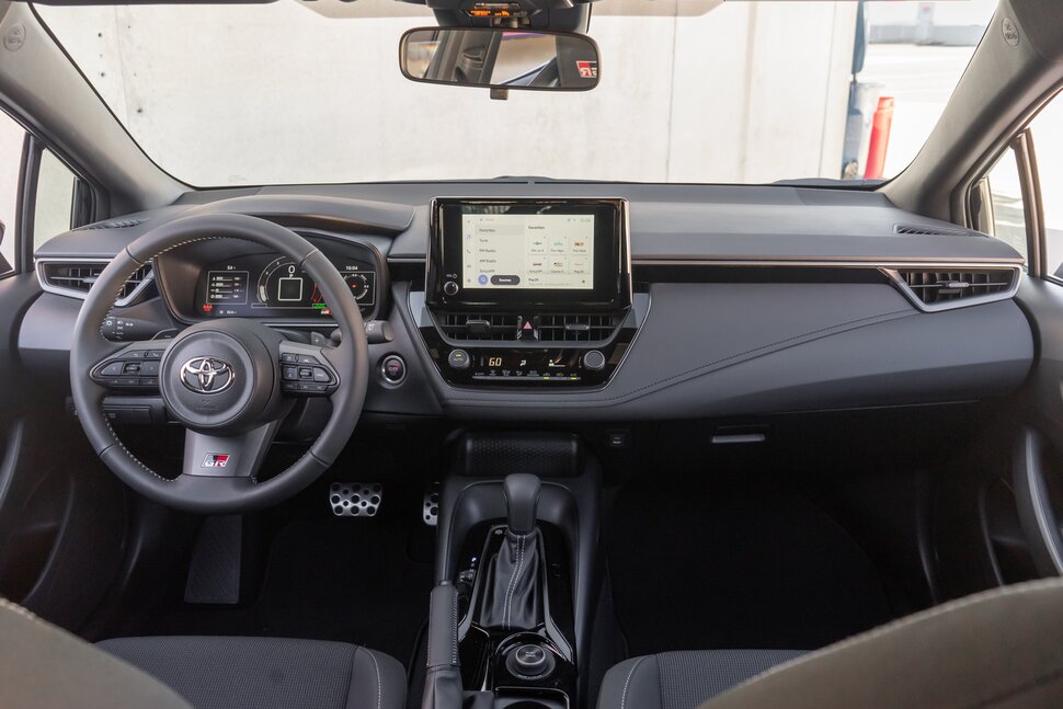 TOYOTA GR Corolla 1.6T AWD Premium Edition-image-3