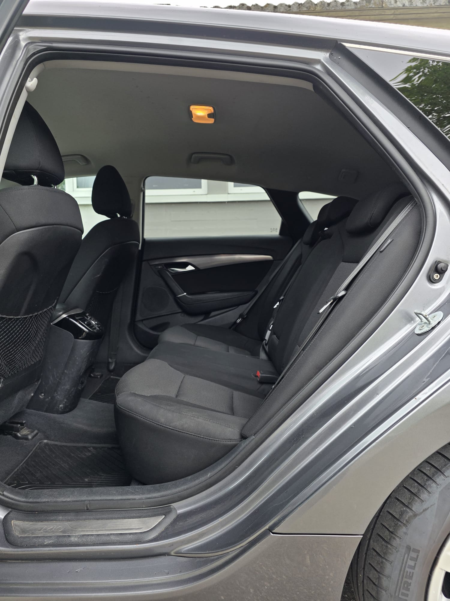 HYUNDAI i40 Wagon 2.0 GDi Premium Automatic-image-9