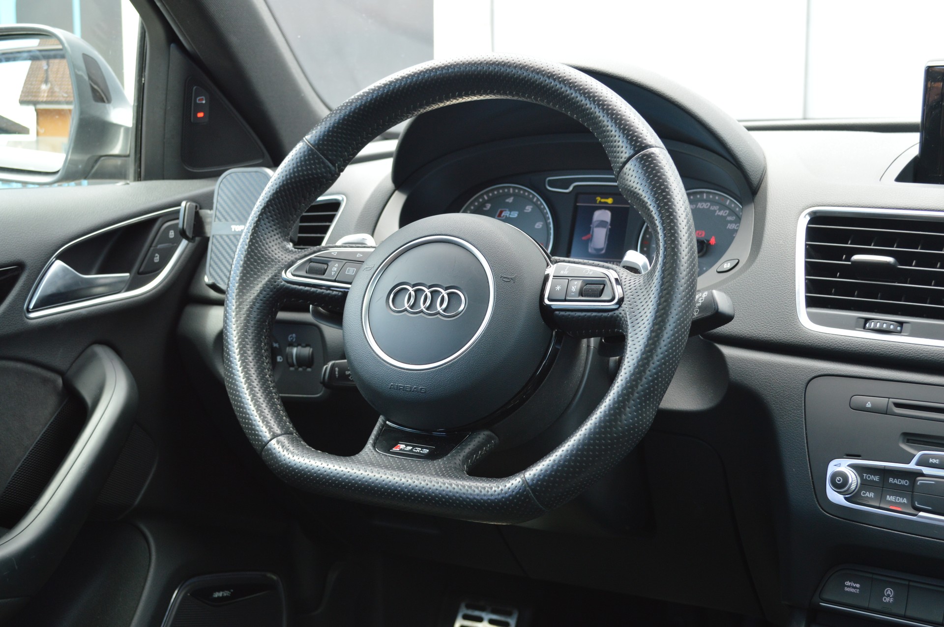 AUDI RS Q3 2.5 TFSI quattro S-tronic-image-11