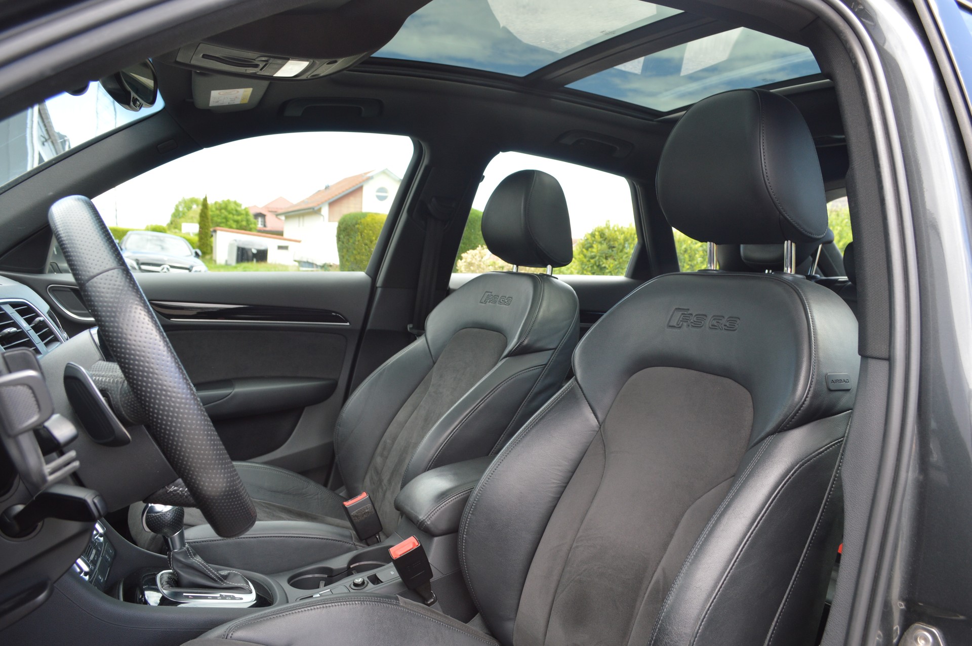 AUDI RS Q3 2.5 TFSI quattro S-tronic-image-15