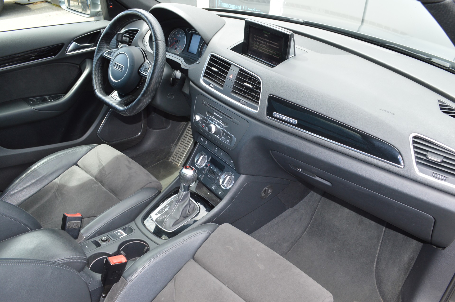 AUDI RS Q3 2.5 TFSI quattro S-tronic-image-9
