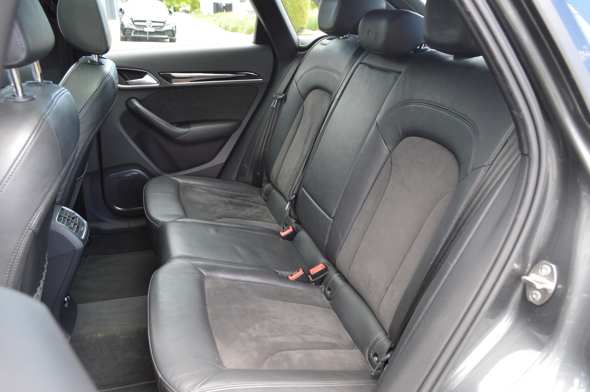 AUDI RS Q3 2.5 TFSI quattro S-tronic-image-16