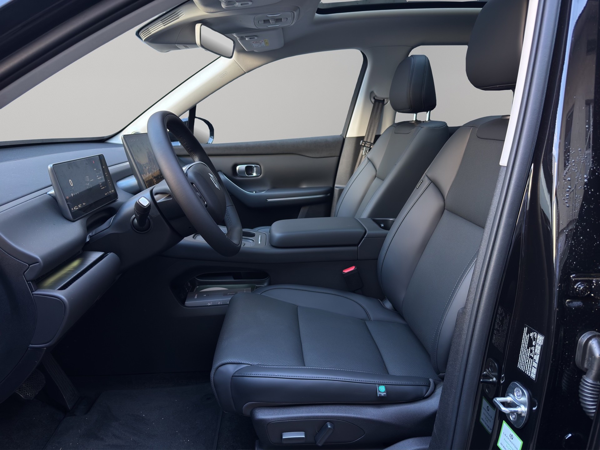 LEAPMOTOR C10 1.5 Hybrid EV-image-16