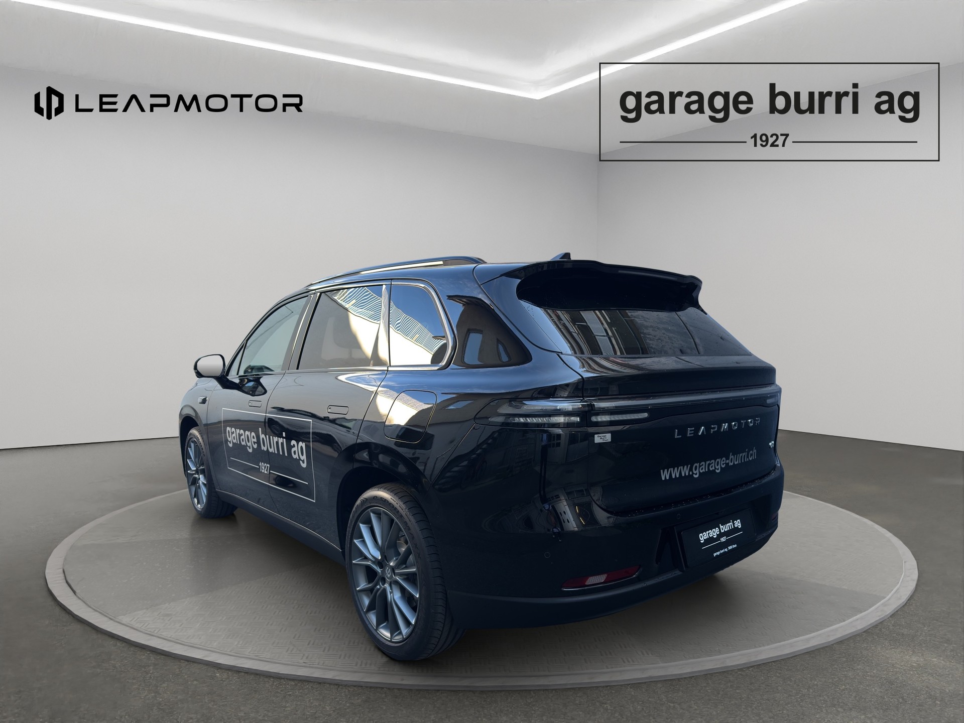 LEAPMOTOR C10 1.5 Hybrid EV-showroom-element-1