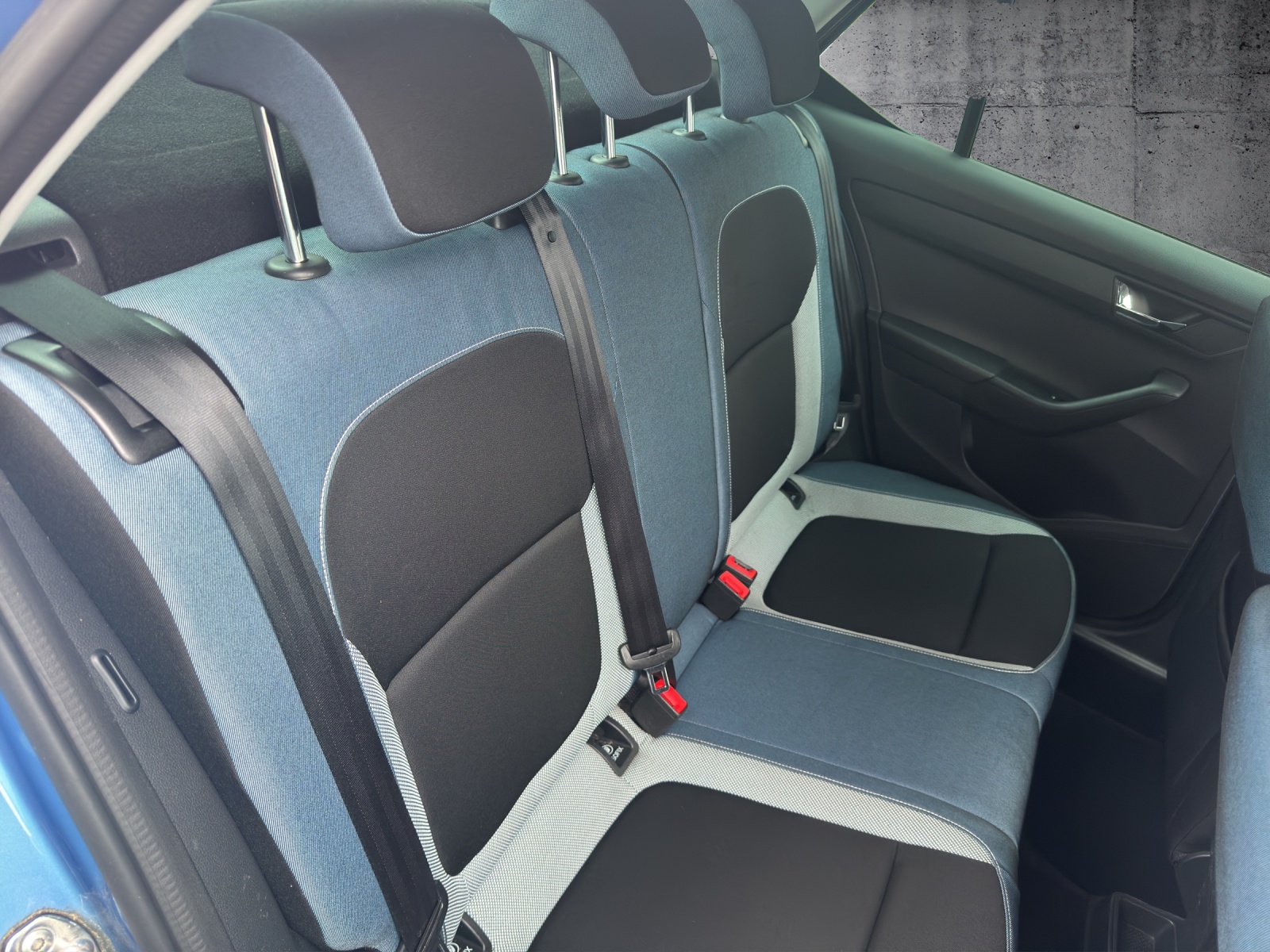 SKODA Fabia 1.2 TSI Ambition DSG-image-9
