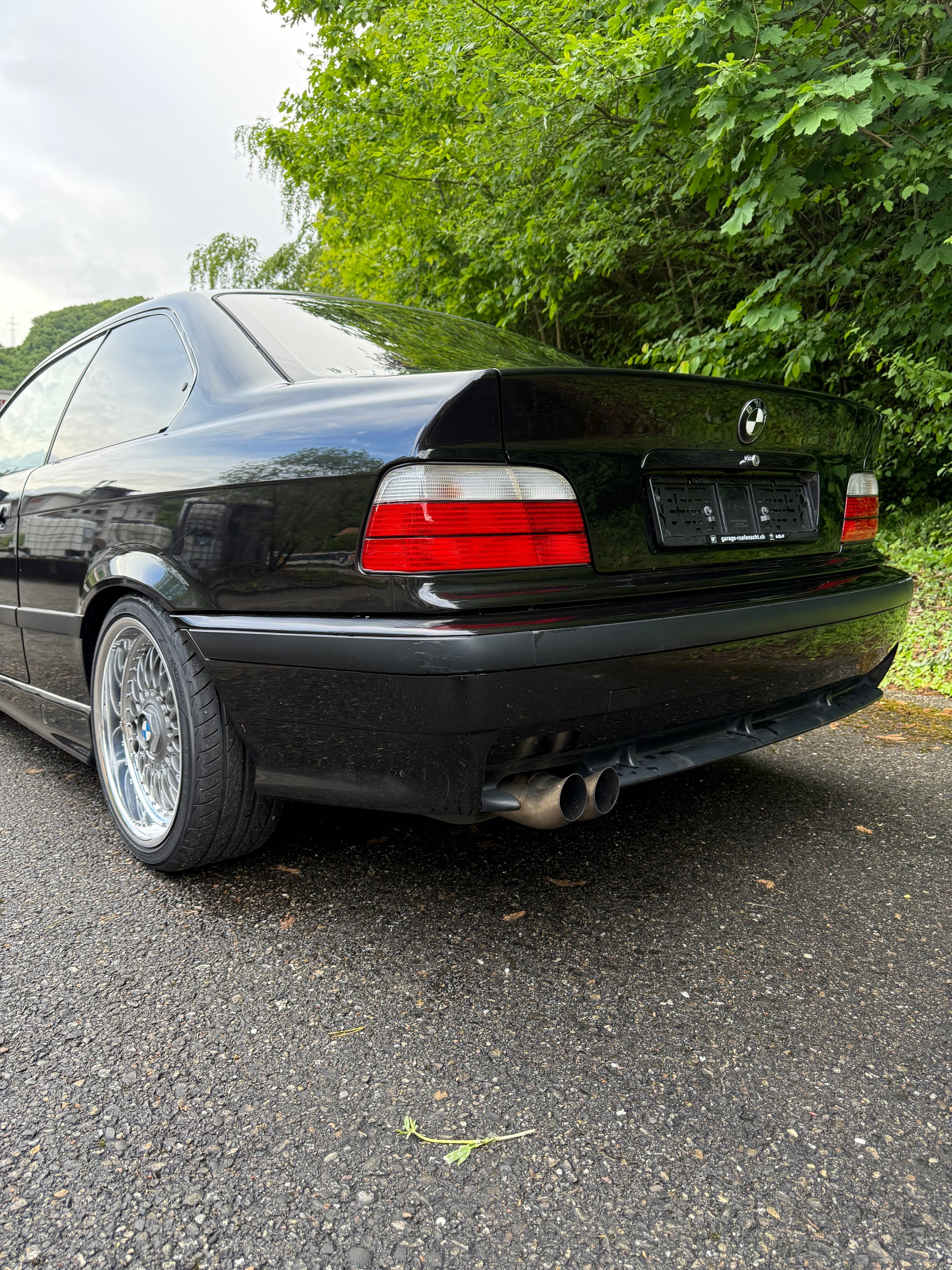 BMW 325i Coupé-image-4