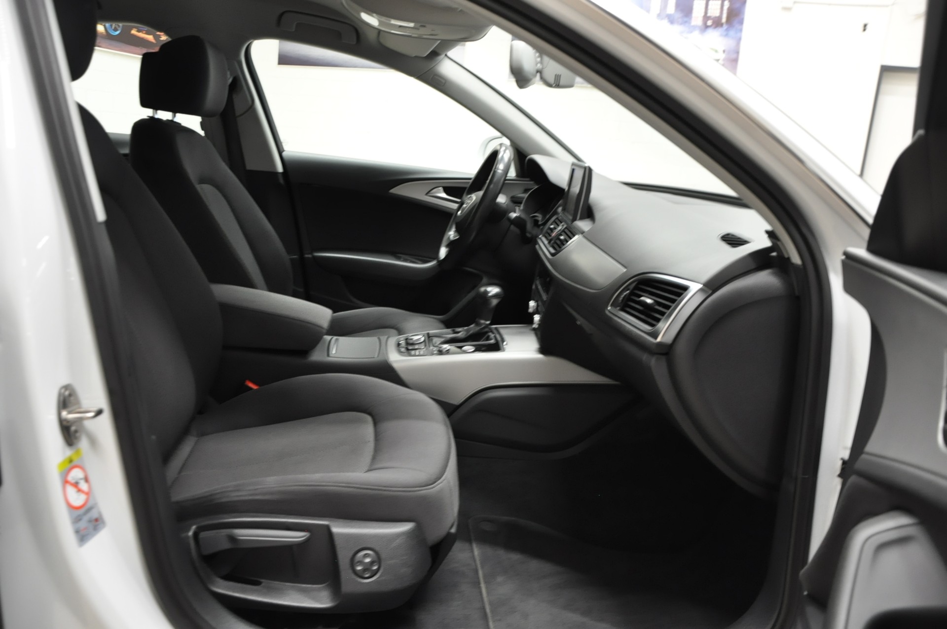 AUDI A6 Limousine 2.0 TDI multitronic-image-12
