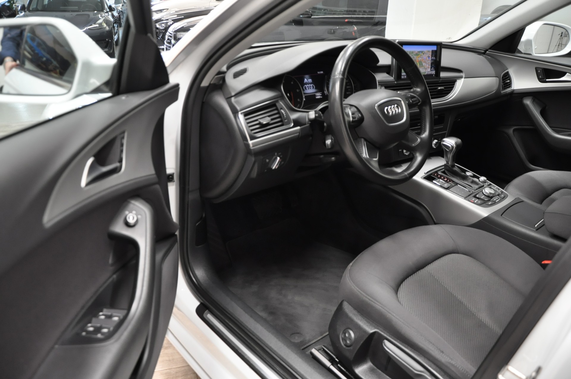 AUDI A6 Limousine 2.0 TDI multitronic-image-8