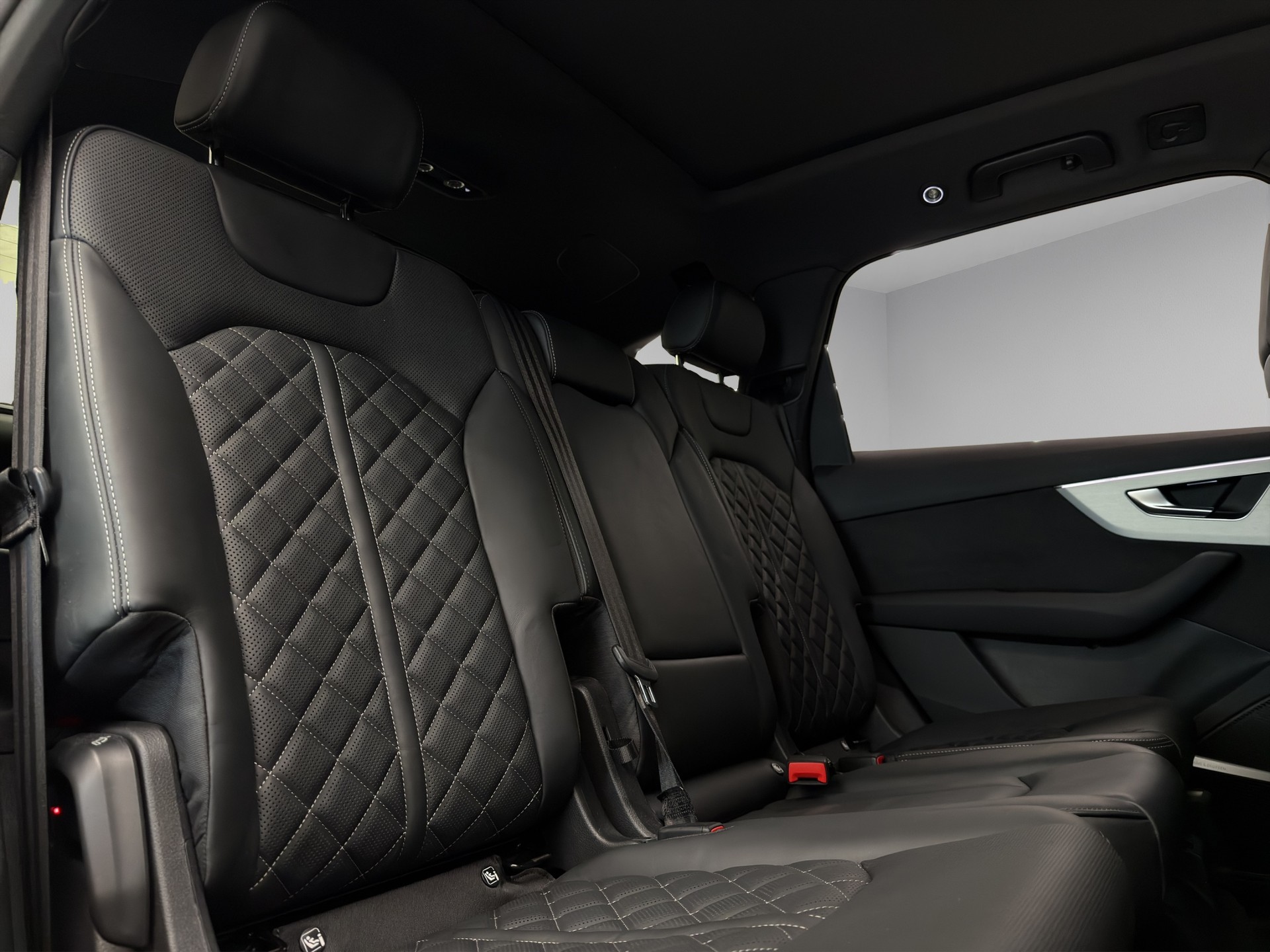 AUDI Q7 55 TFSI S Line quattro tiptronic-image-16