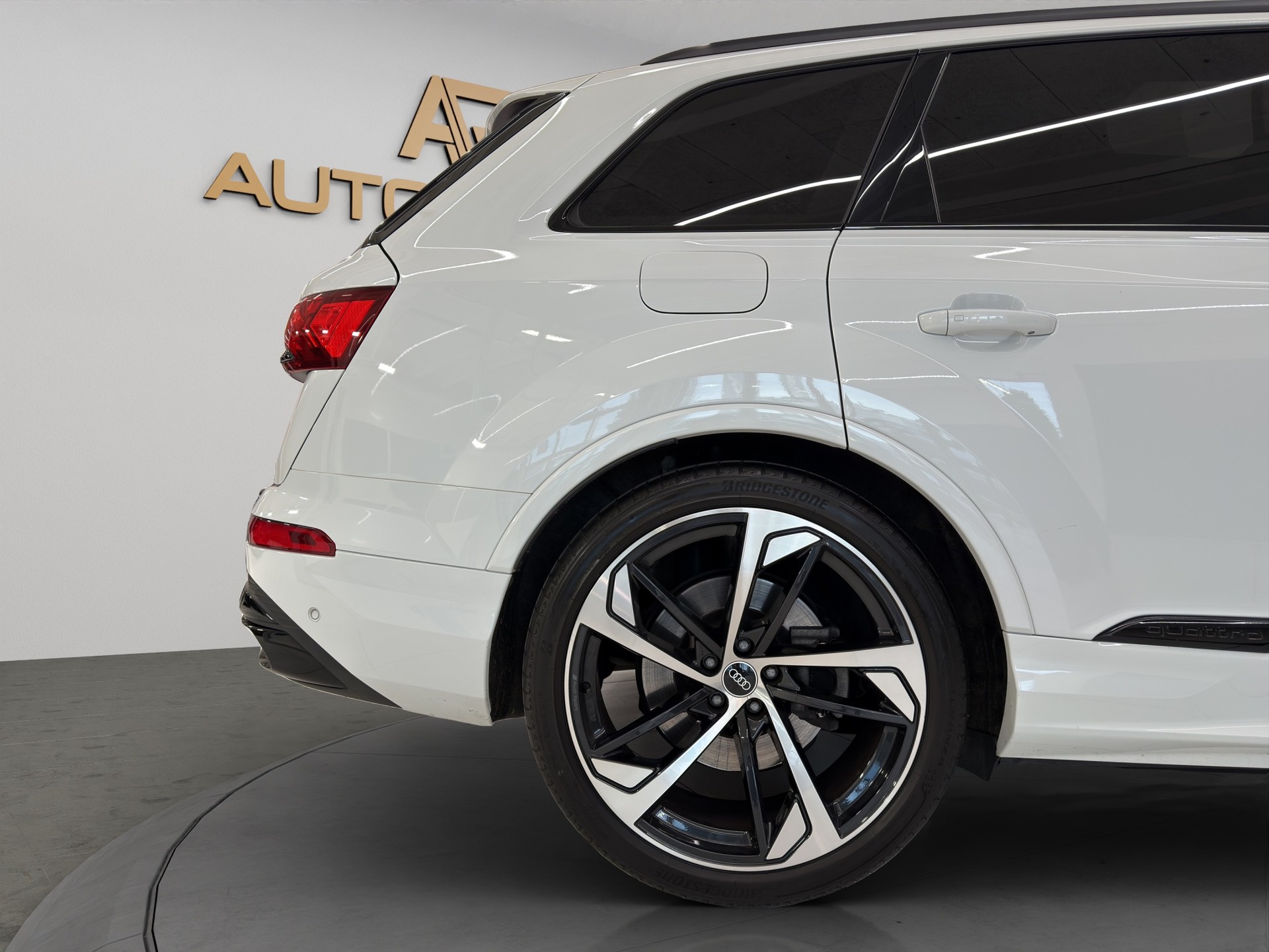 AUDI Q7 55 TFSI S Line quattro tiptronic-image-9