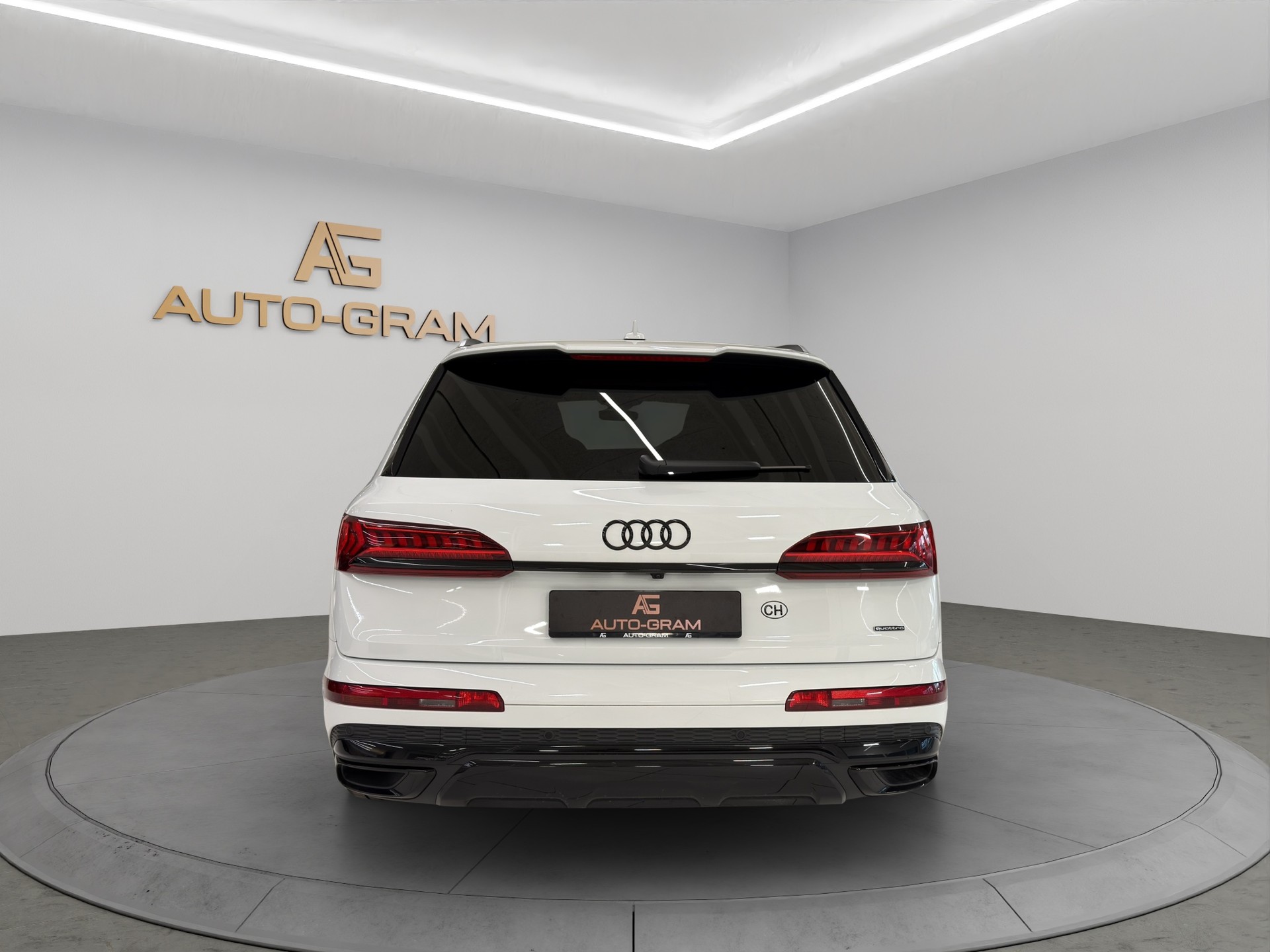AUDI Q7 55 TFSI S Line quattro tiptronic-showroom-element-3