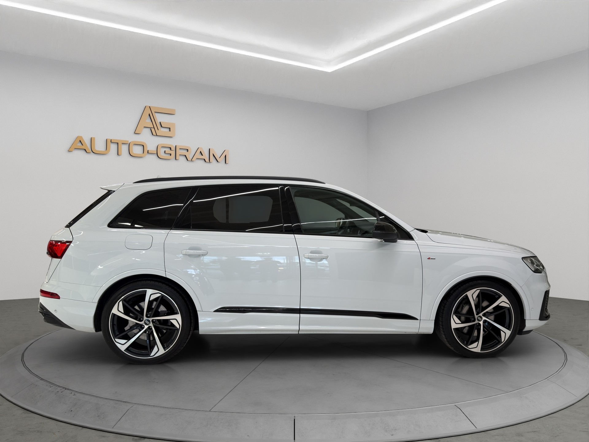 AUDI Q7 55 TFSI S Line quattro tiptronic-image-5