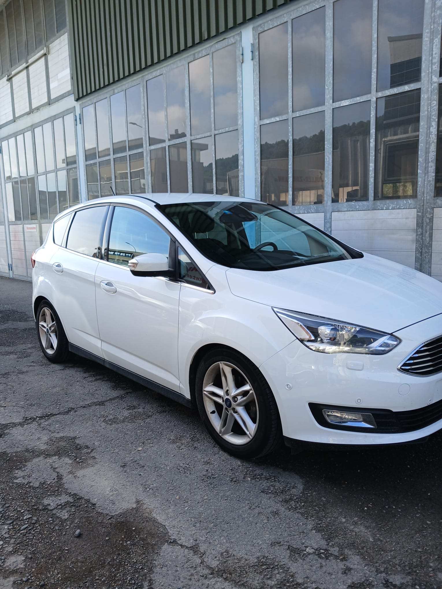 FORD C-Max 1.0 SCTi Trend-image-1
