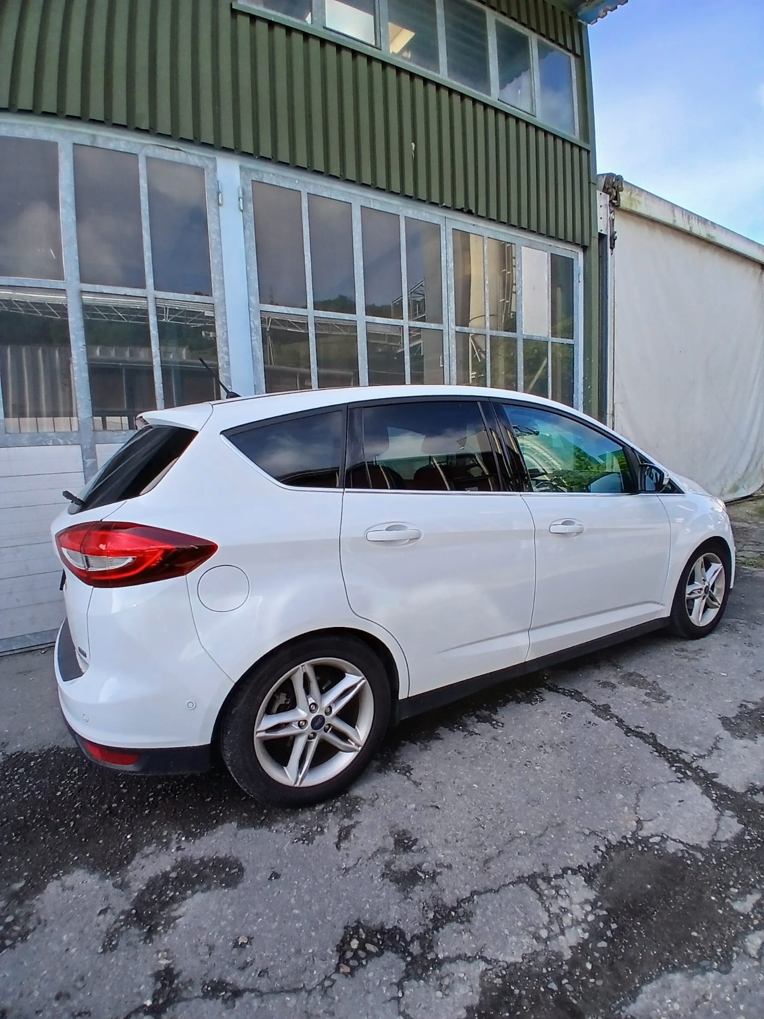FORD C-Max 1.0 SCTi Trend-image-4