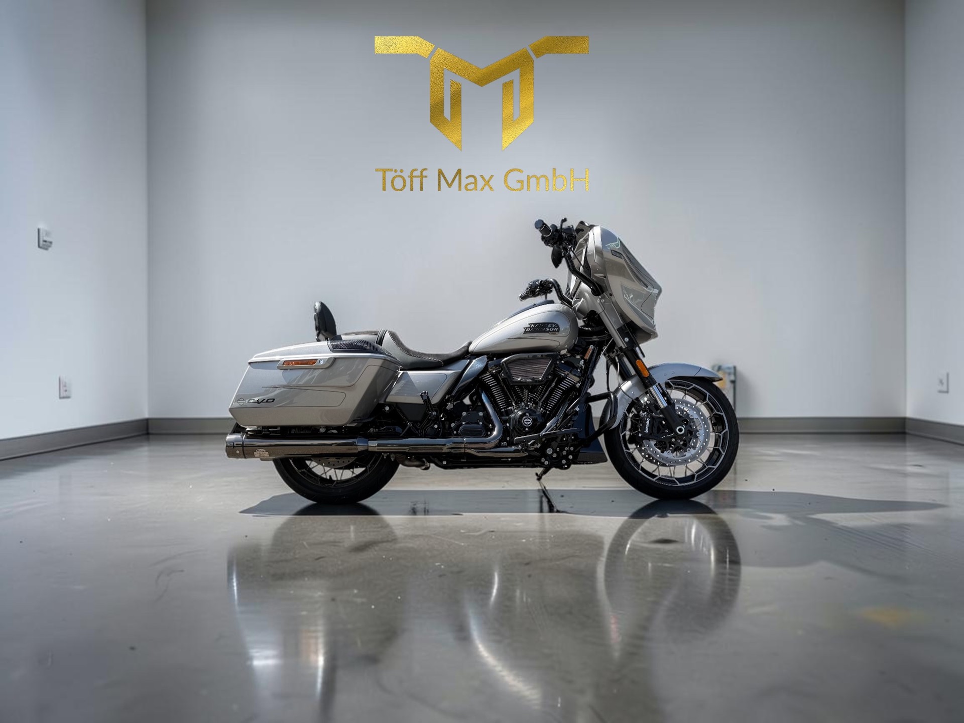 HARLEY-DAVIDSON FLHXSE Street Glide CVO 121
