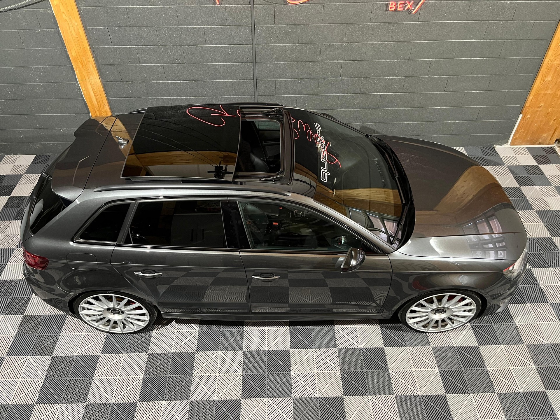 AUDI RS3 2.5 TSI quattro S-tronic-showroom-element-1