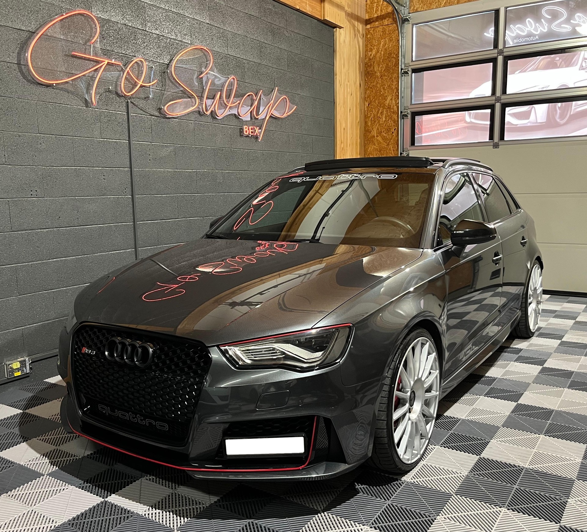 AUDI RS3 2.5 TSI quattro S-tronic-image-4