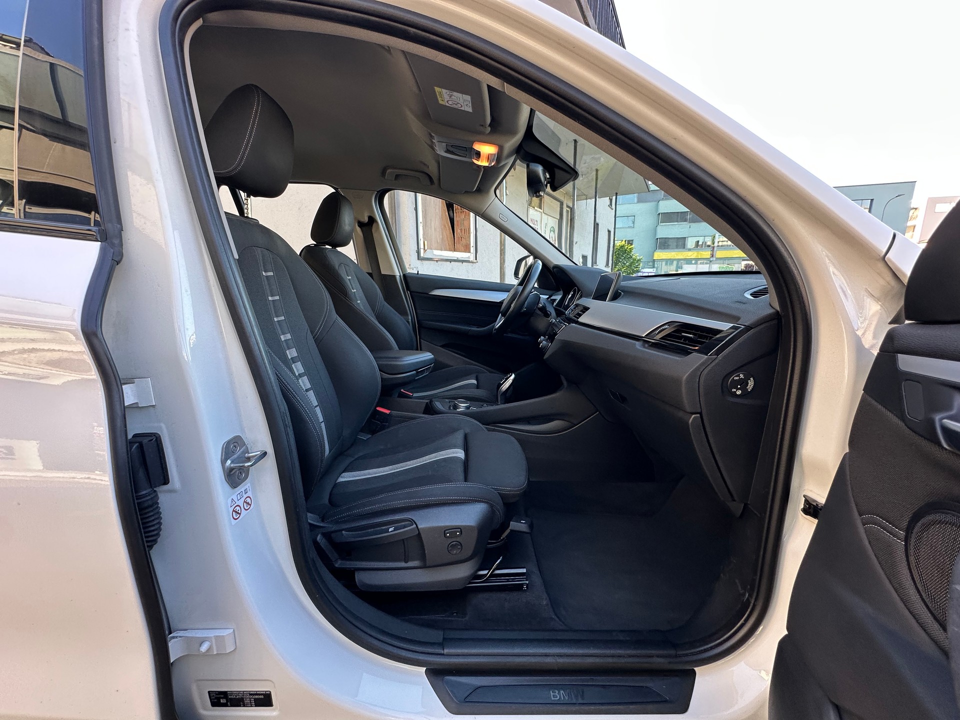 BMW X1 xDrive 18d Steptronic-image-6