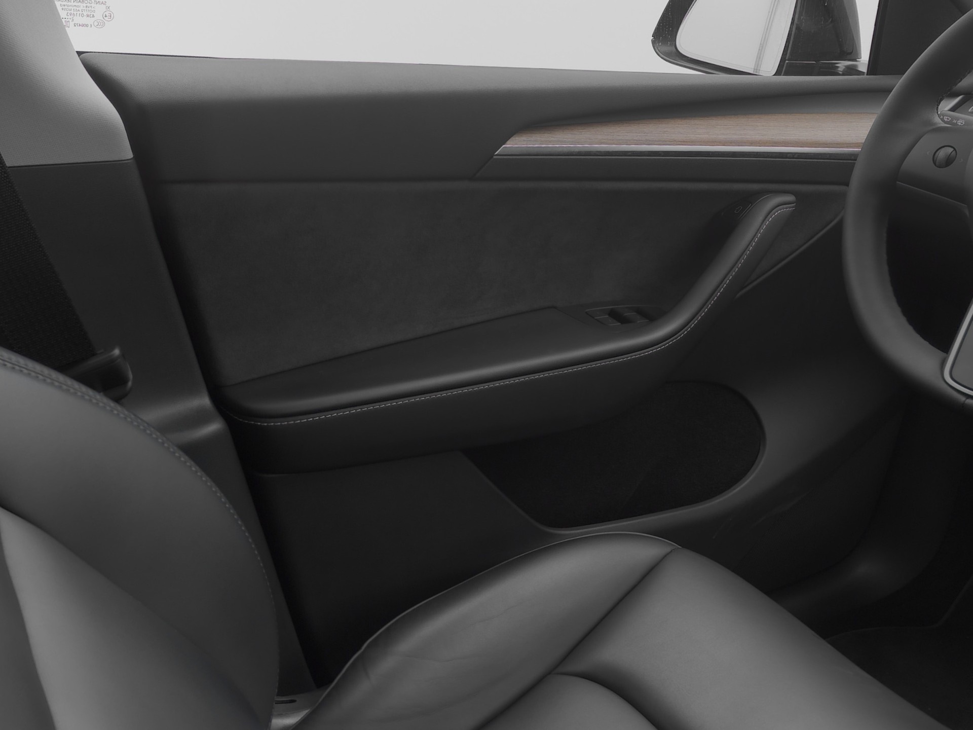 TESLA Model Y Long Range-image-8