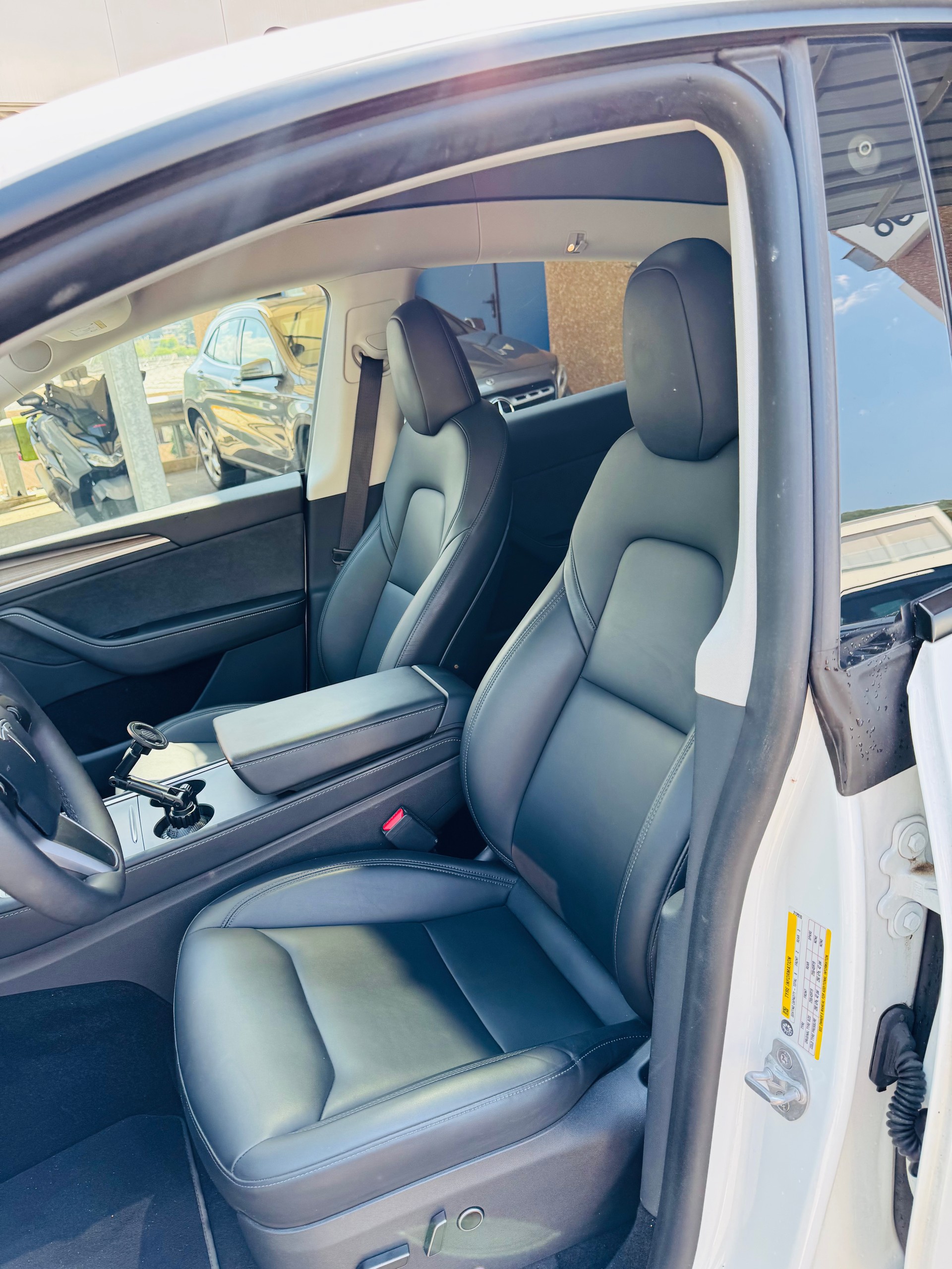 TESLA Model Y RWD-image-10