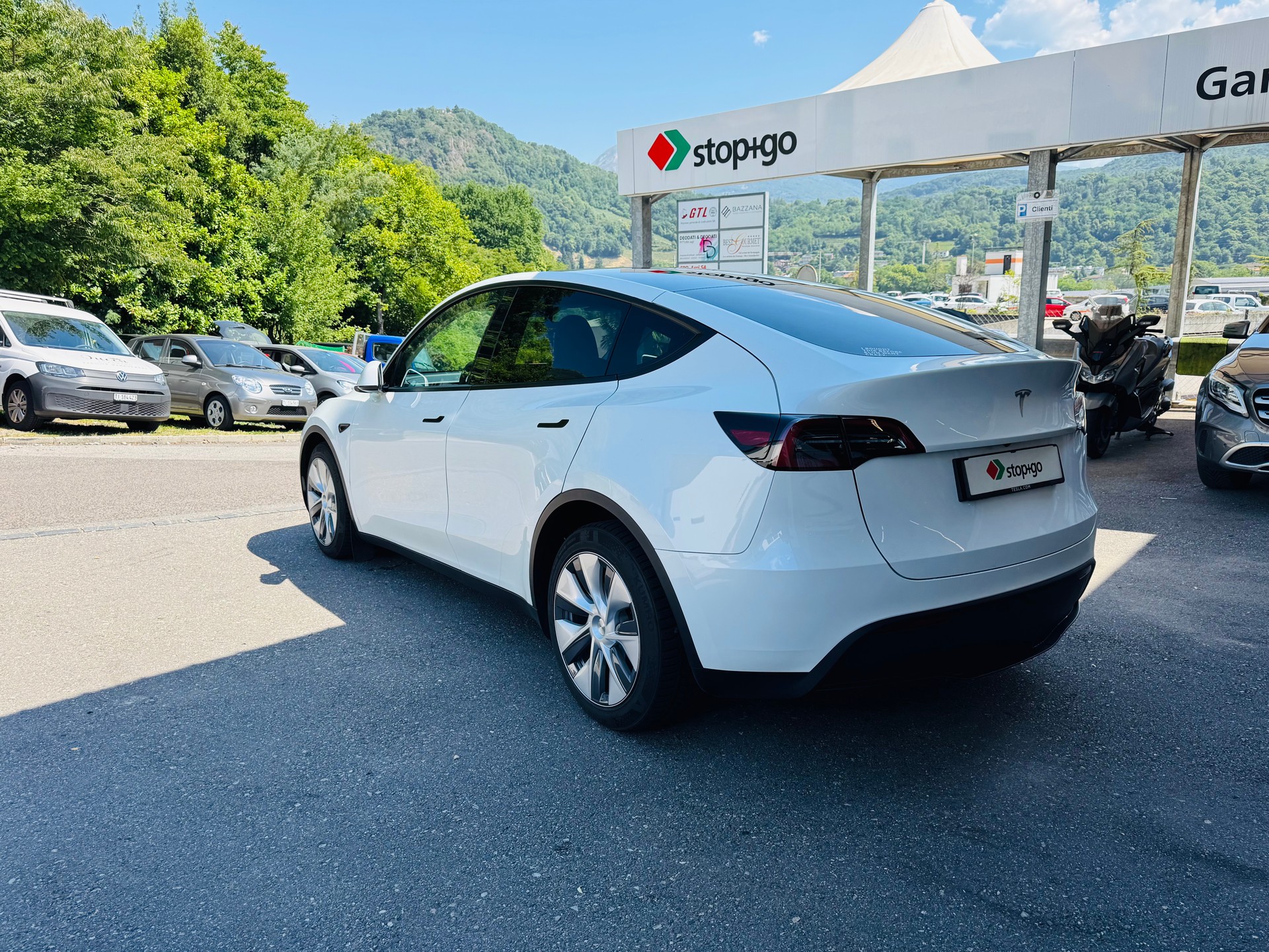 TESLA Model Y RWD-image-8