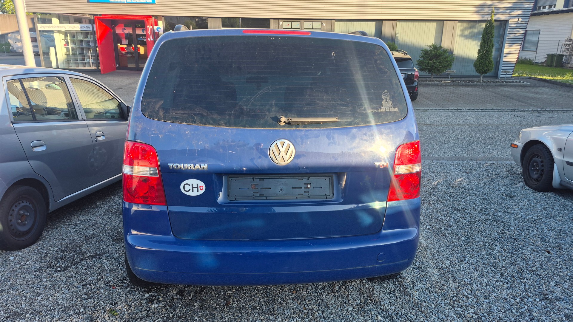 VW Touran 2.0 TDI Trendline-image-5