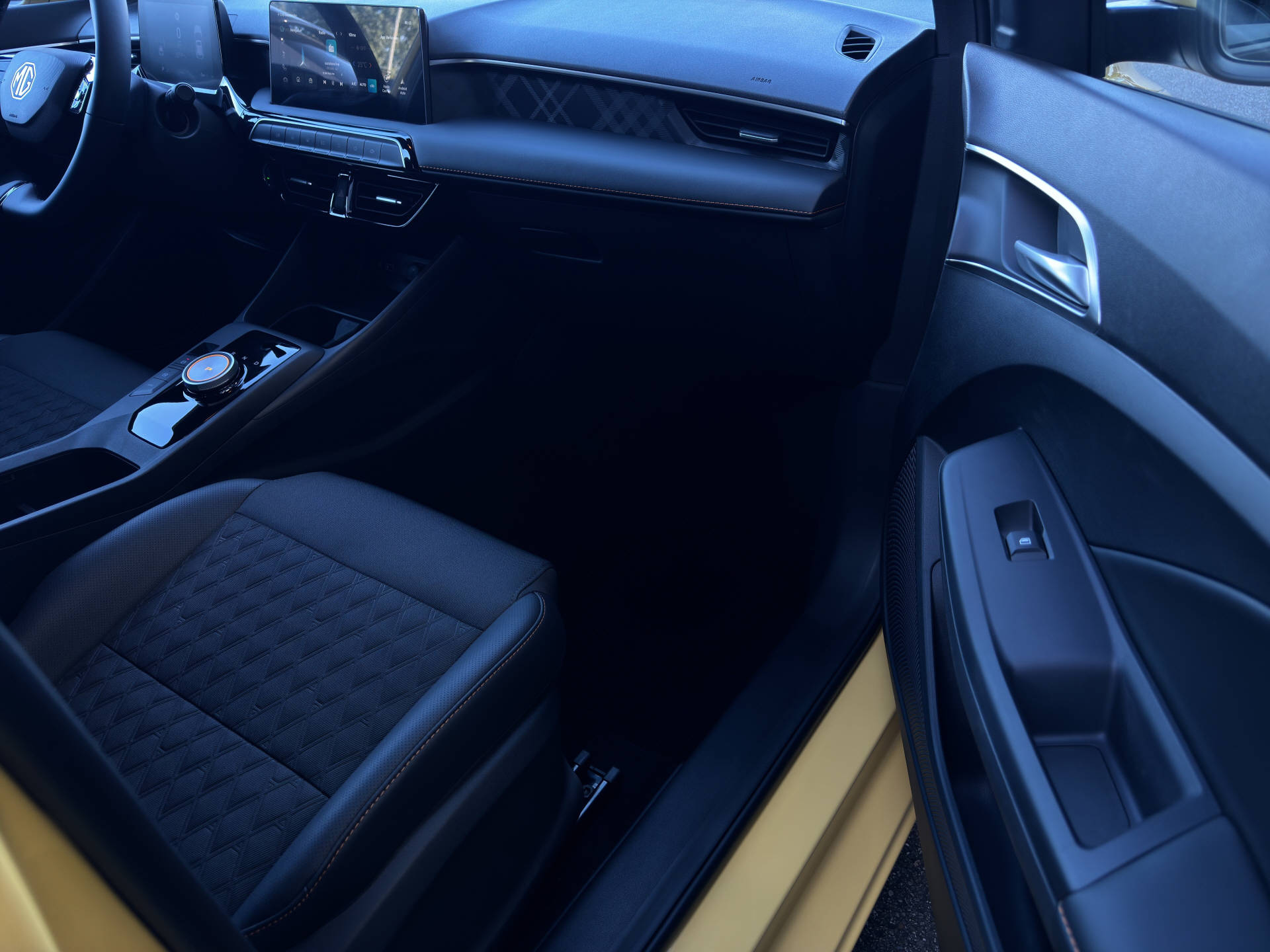 MG 3 1.5 Hybrid+ Luxury-image-10