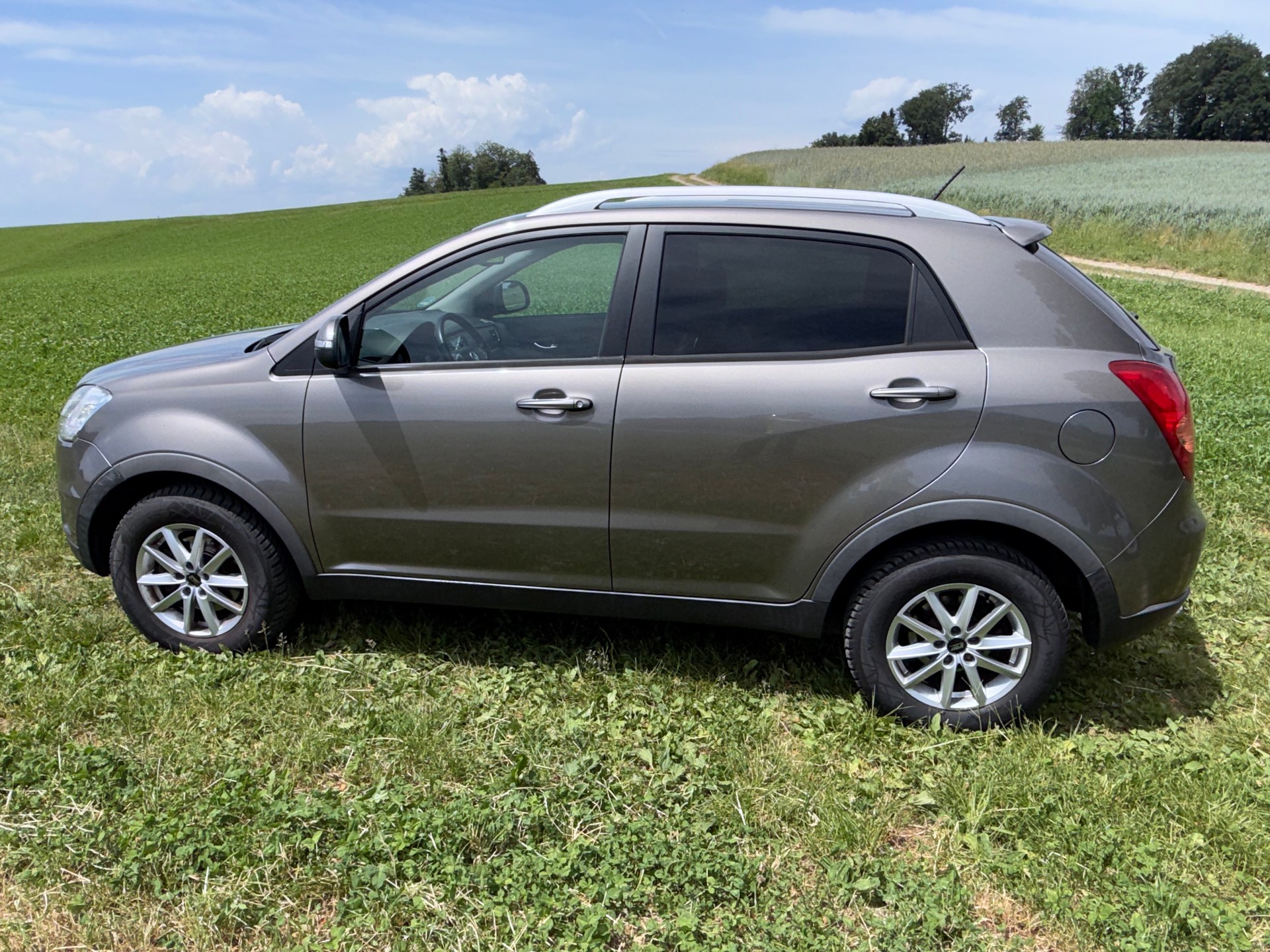KGM-SsangYong 2.0 XDi Sapphire 4WD-image-1