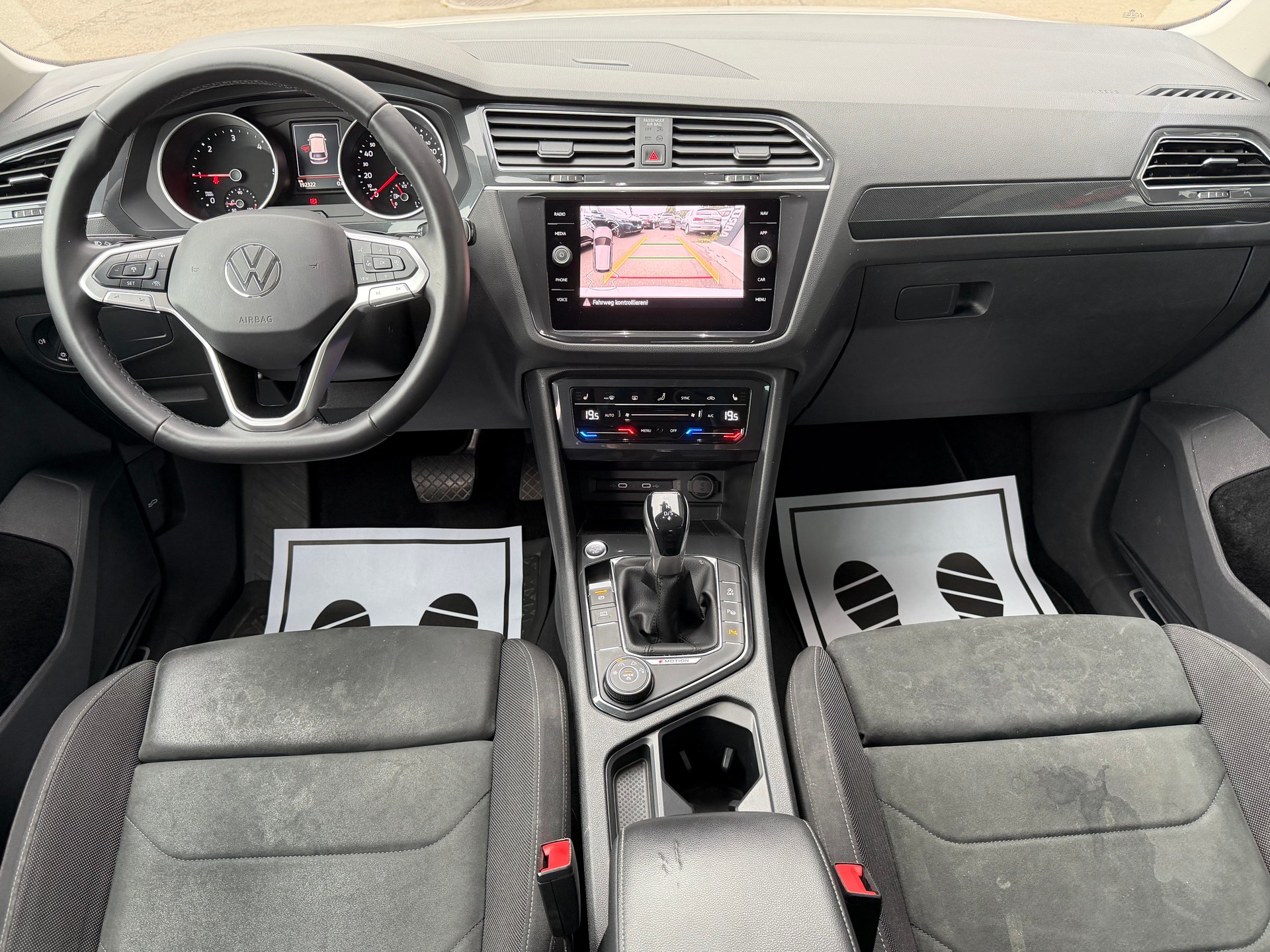 VW Tiguan 2.0 TDI SCR Life 4Motion DSG-image-8
