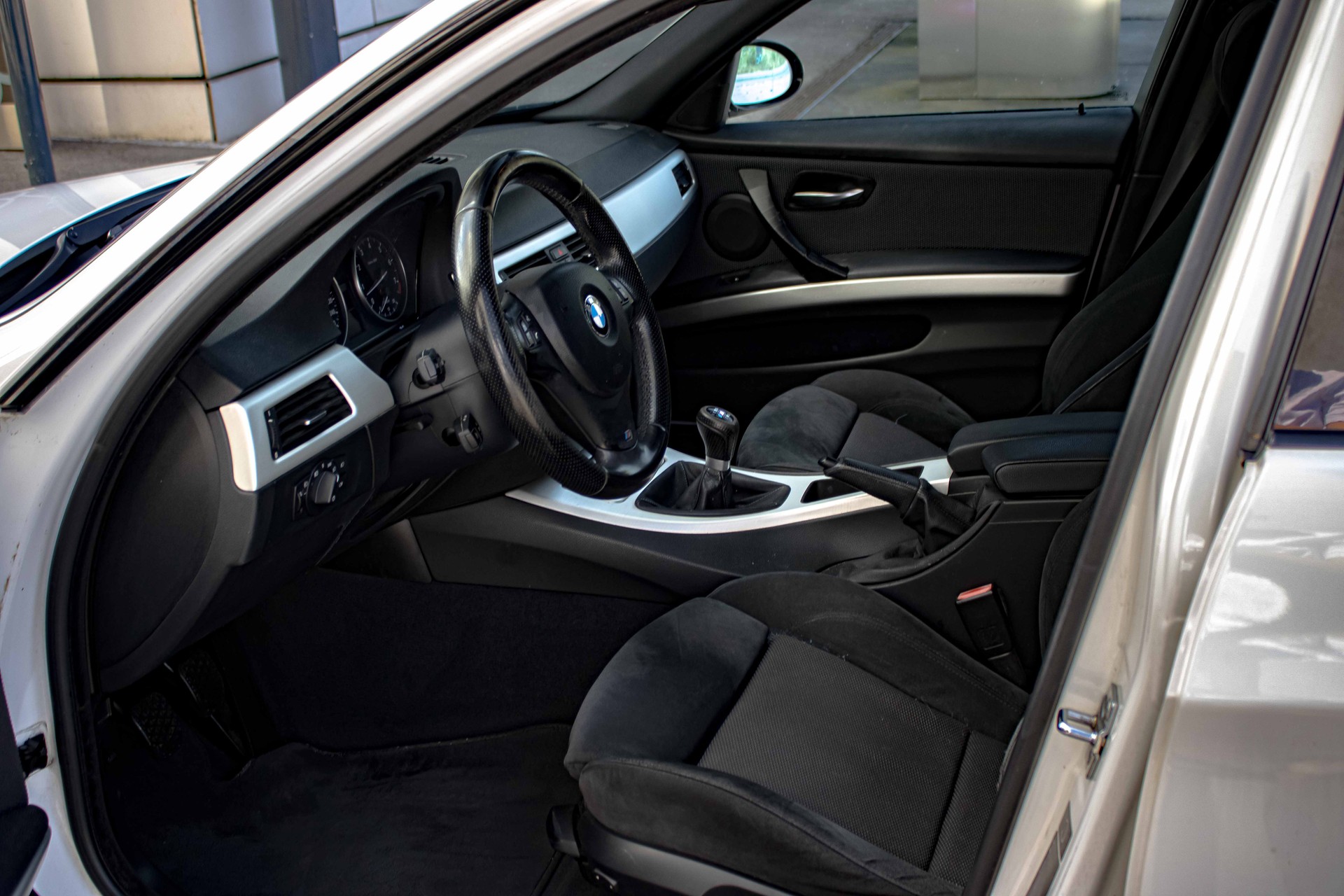 BMW 325i M Paket Touring-image-7