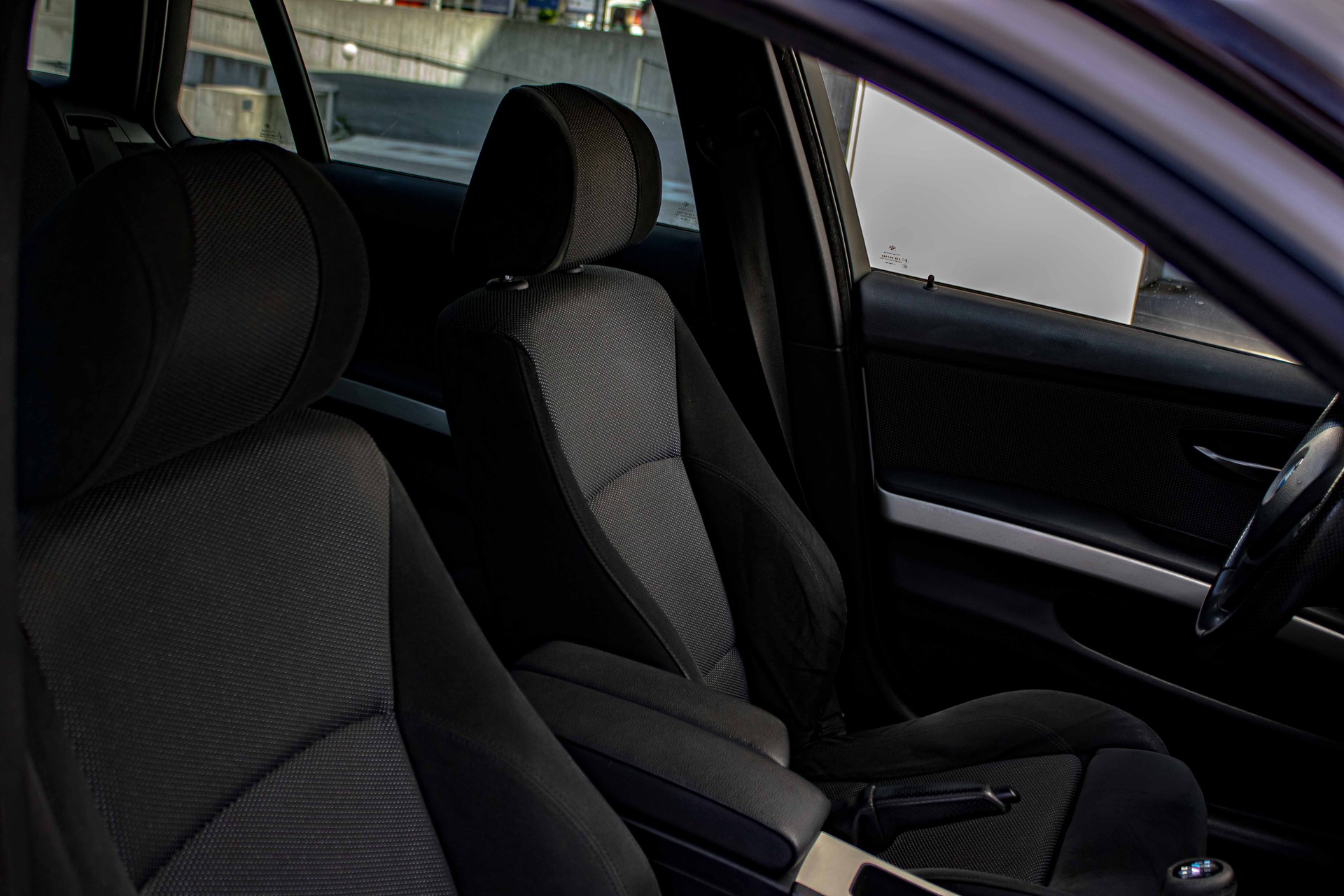 BMW 325i M Paket Touring-image-14