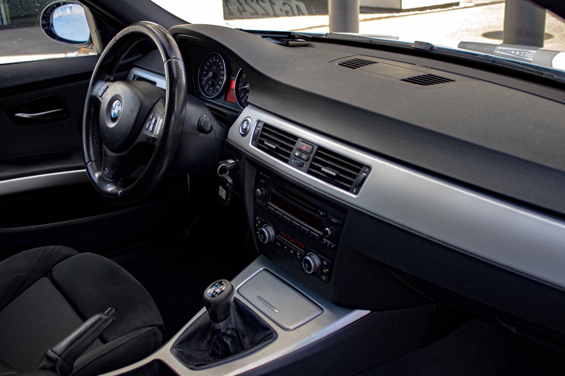 BMW 325i M Paket Touring-image-15