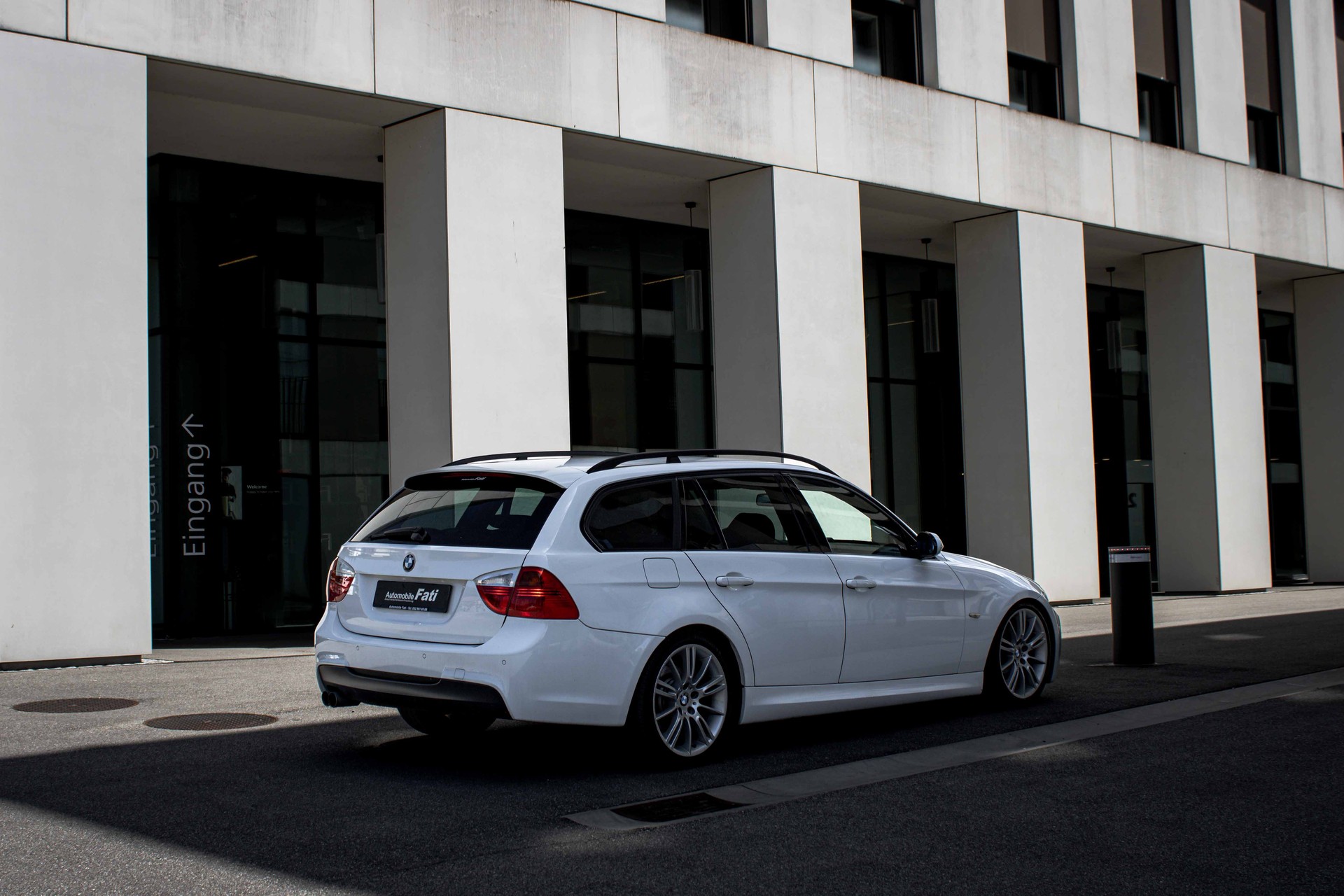 BMW 325i M Paket Touring-image-5