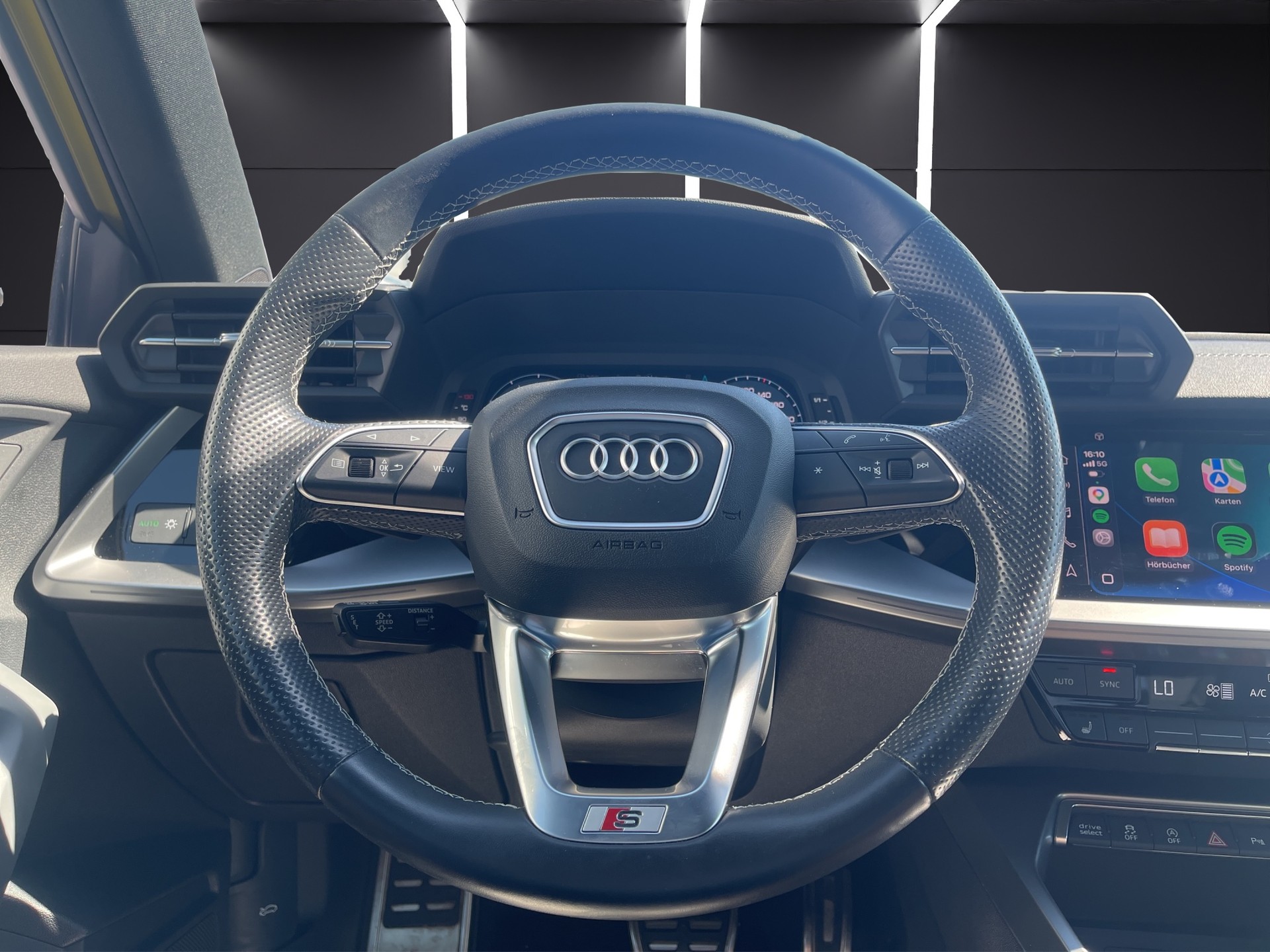 AUDI S3 Sportback 2.0 TFSI quattro S-tronic-image-18