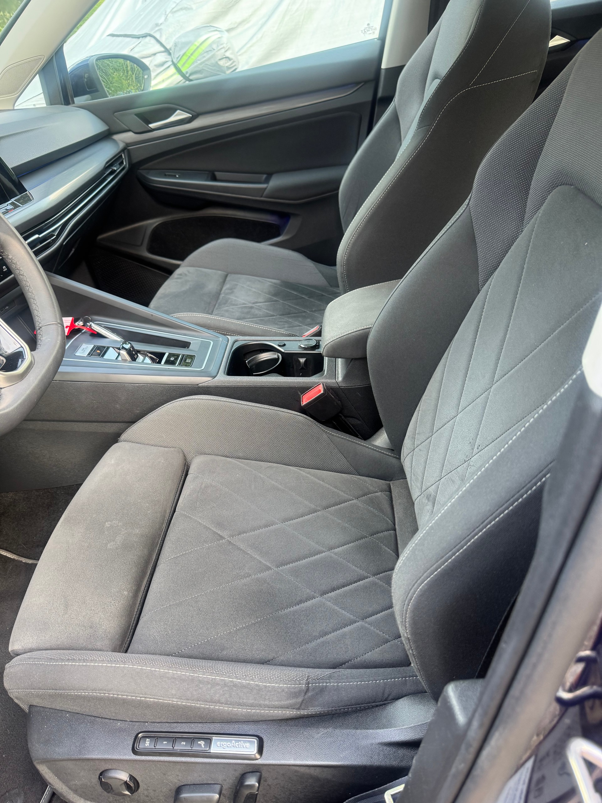 VW Golf 1.5 eTSI mHEV ACT Style DSG-image-11