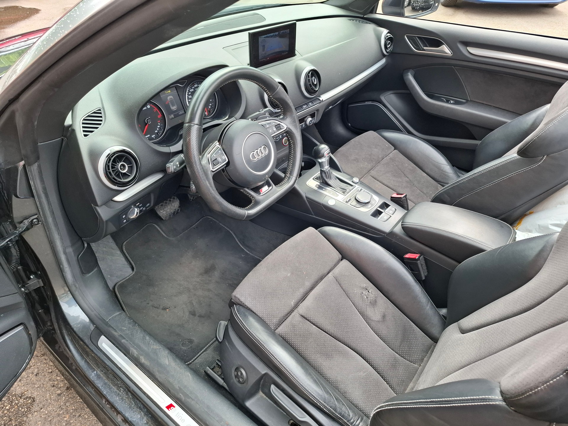 AUDI A3 Cabriolet 1.4 TFSI Ambition S-tronic-image-7
