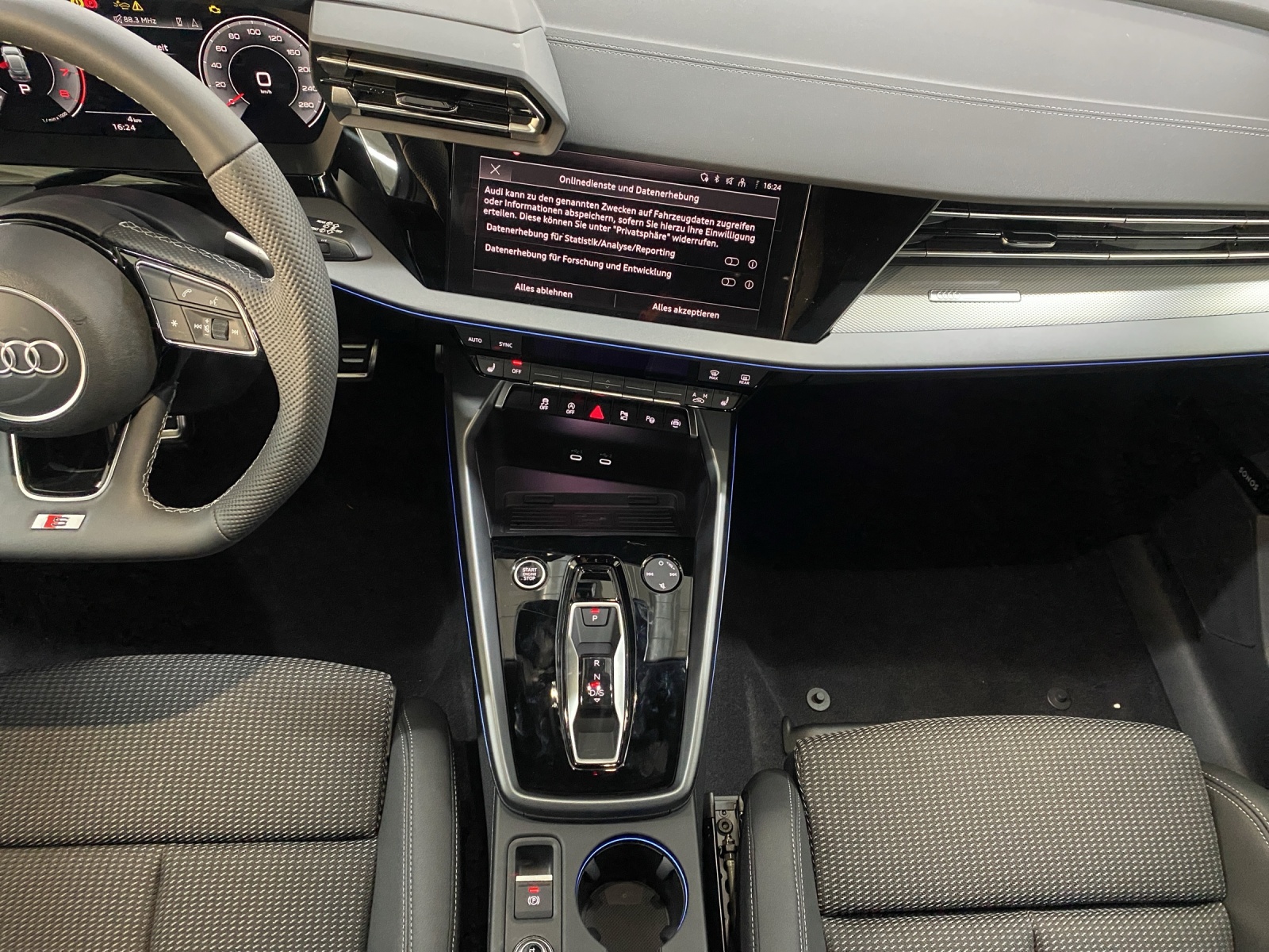 AUDI A3 Sportback TFSI 110 kW S line S tronic-image-10