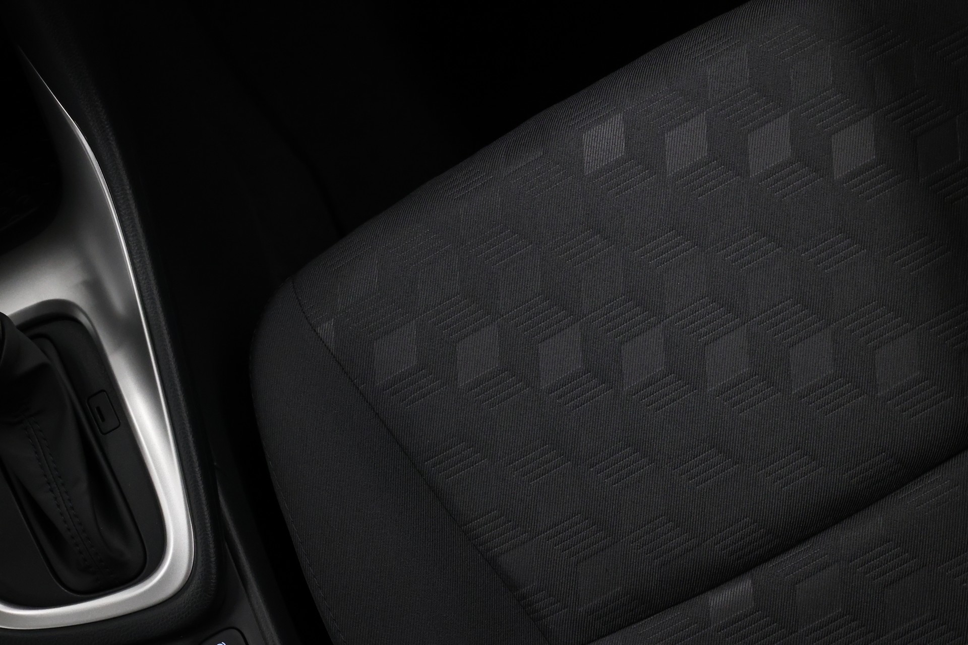 TOYOTA Yaris 1.5 Active Drive e-CVT-image-24