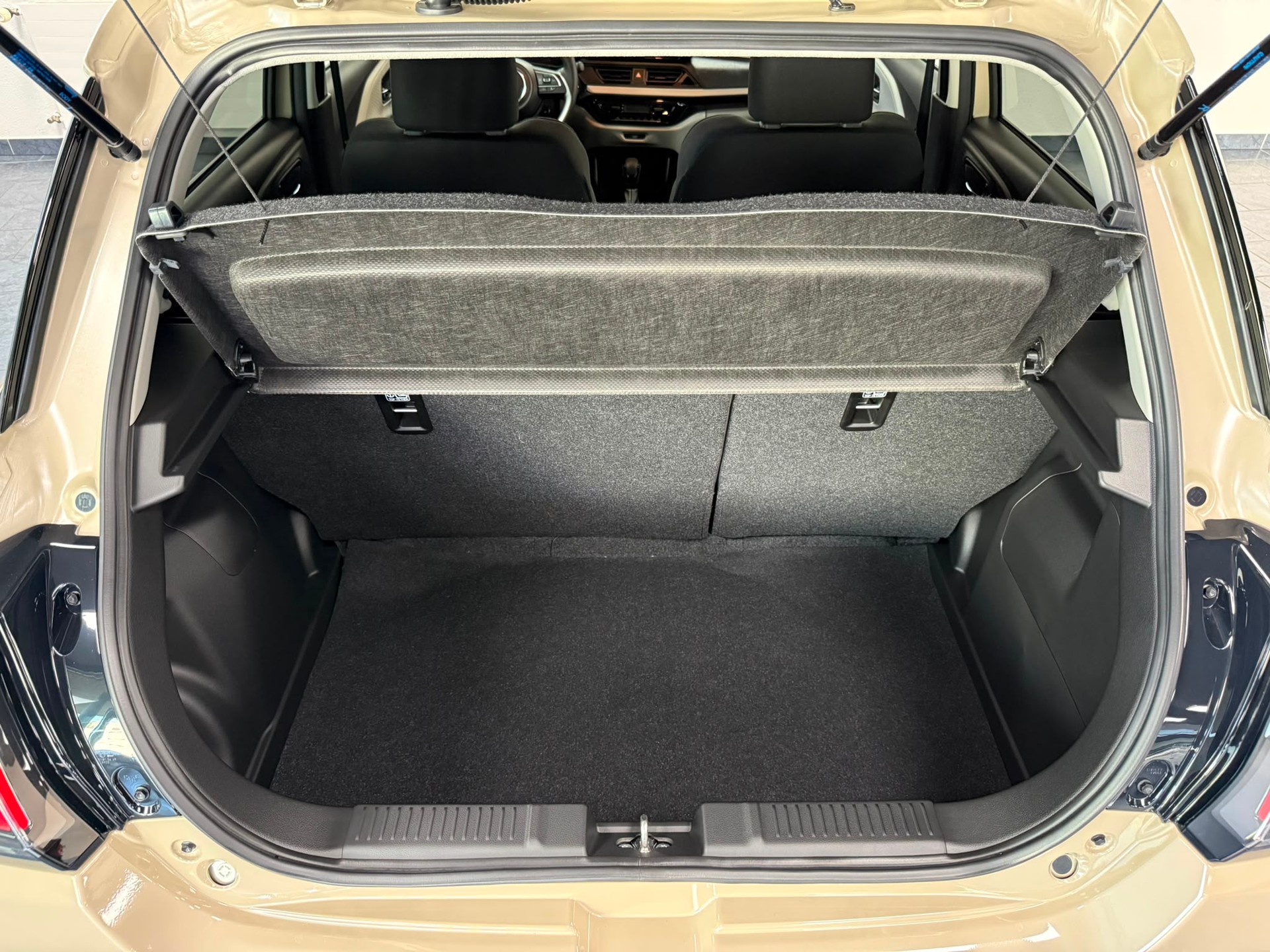 SUZUKI Swift 1.2 Sakura Hybrid CVT-image-26